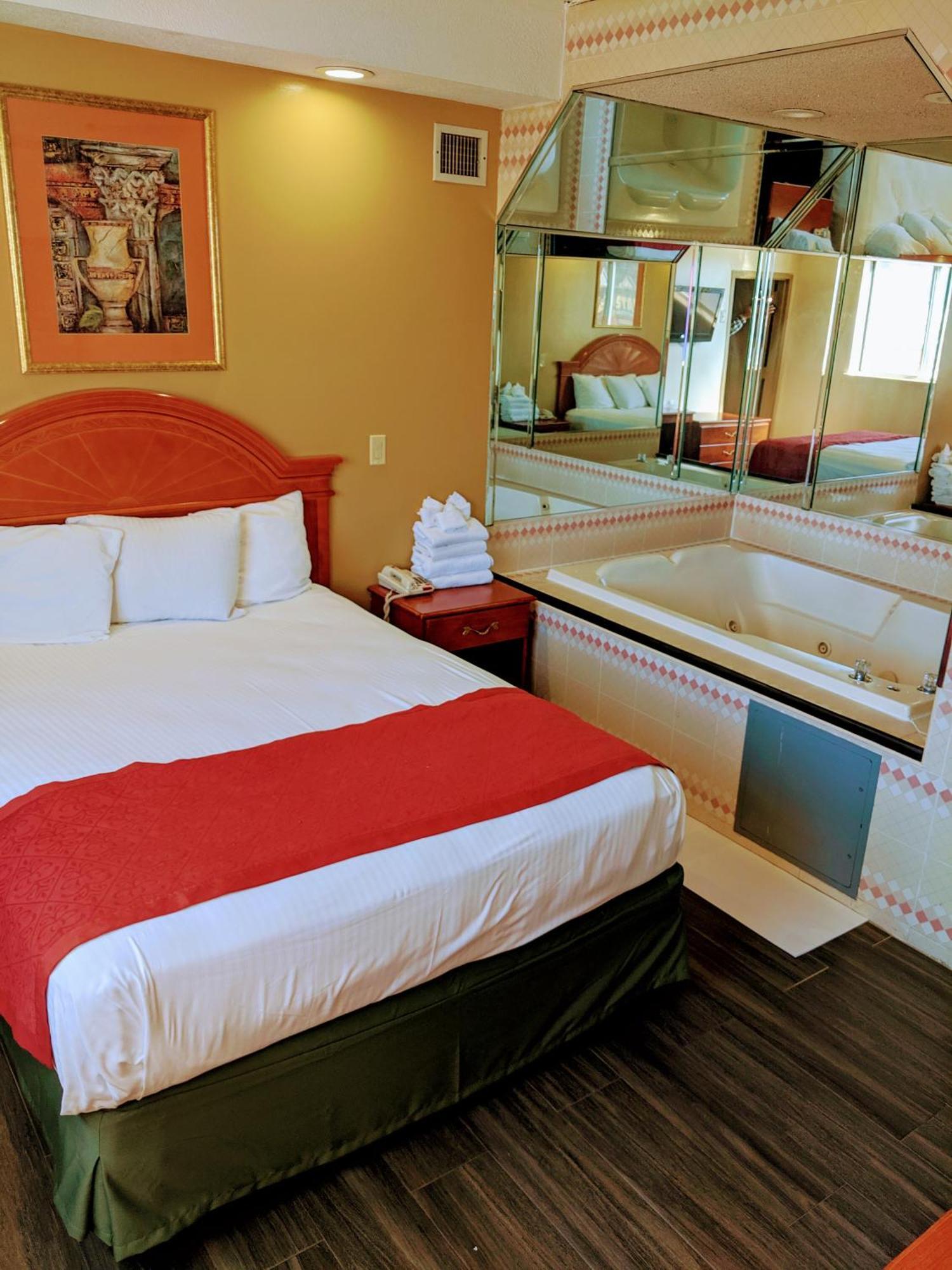 Queen Room Spa Bath