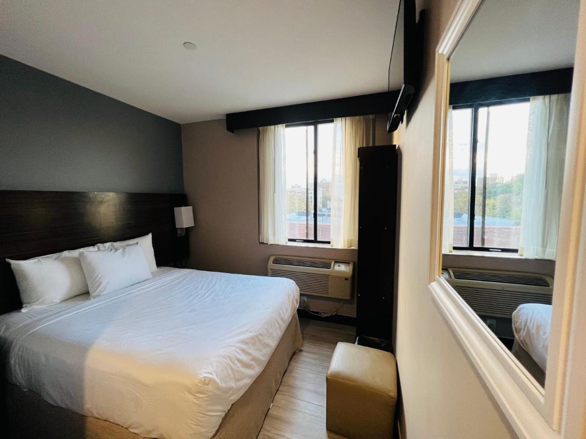 Queen Room Non-Smoking