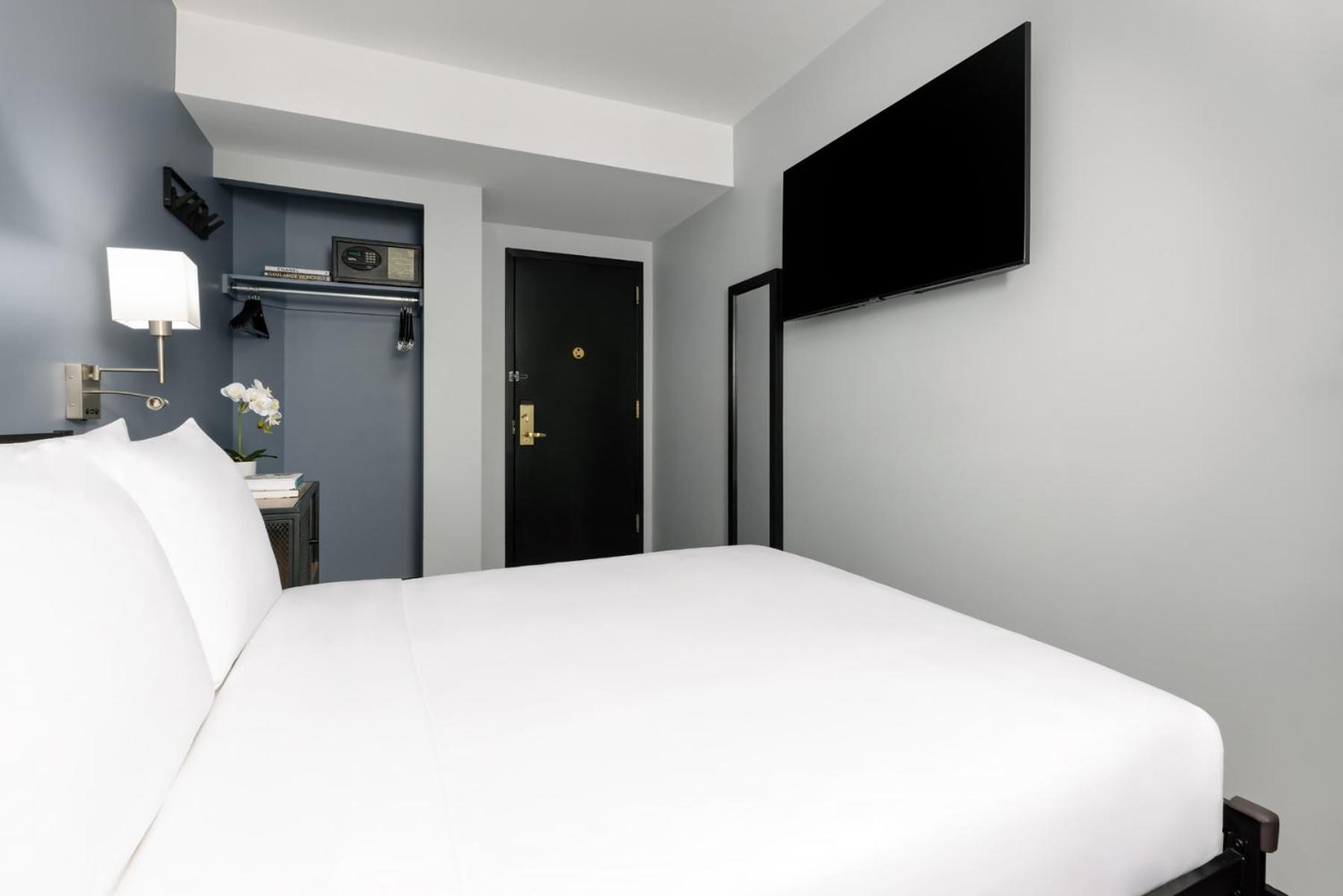 Queen Bed