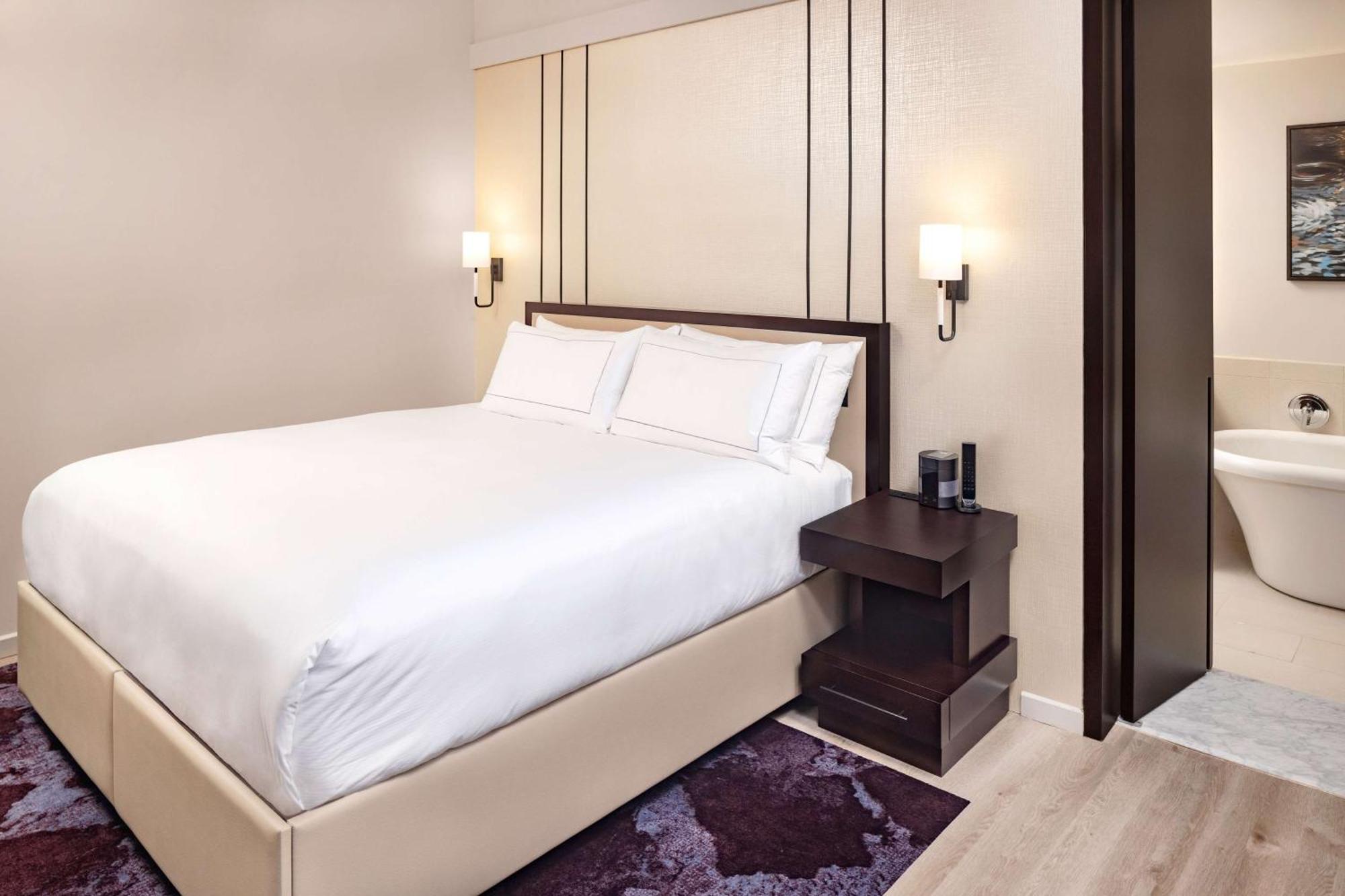 One-Bedroom Premier King Suite,1545663760:JPEG