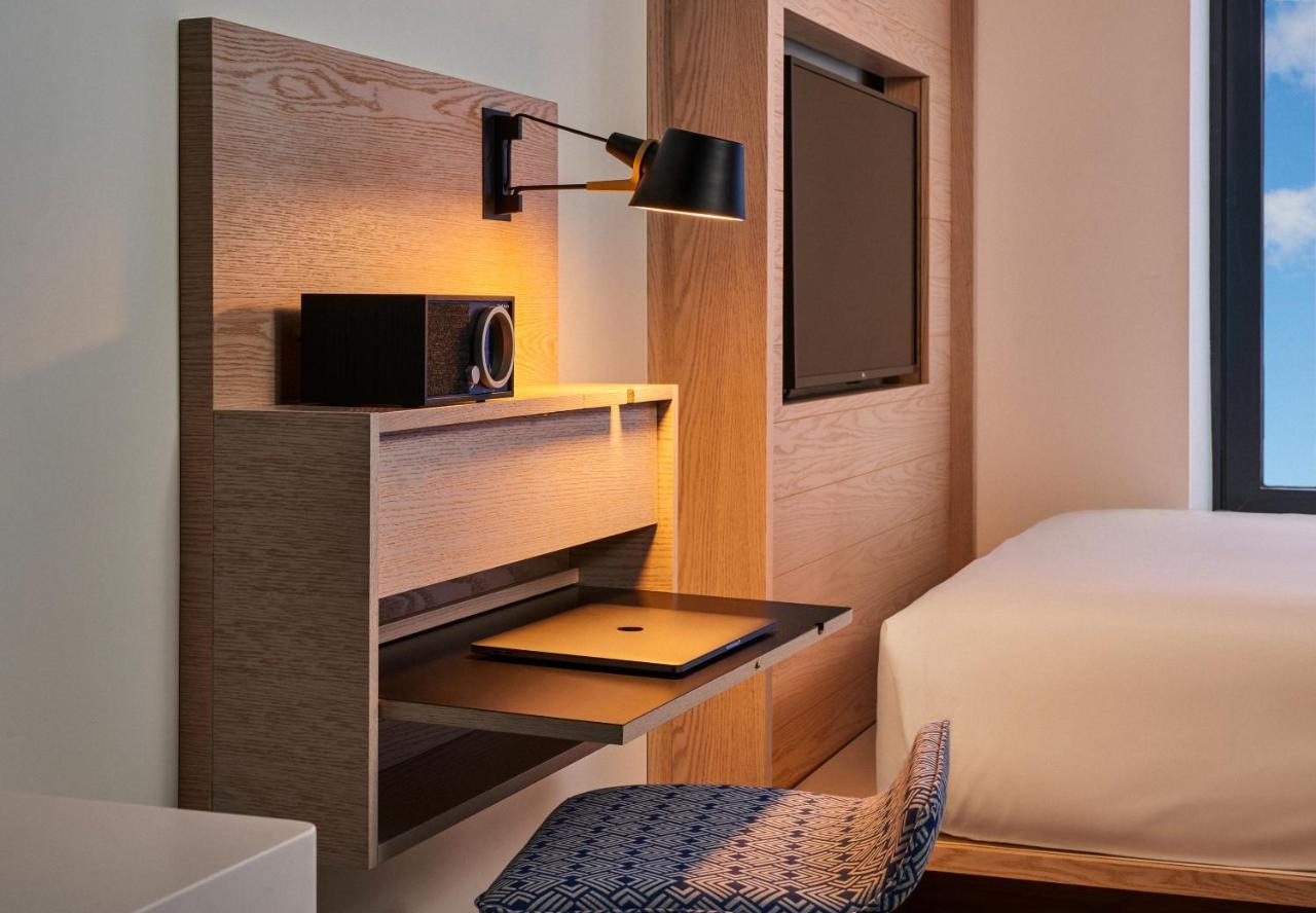 Standard Studio,1298495191:JPEG