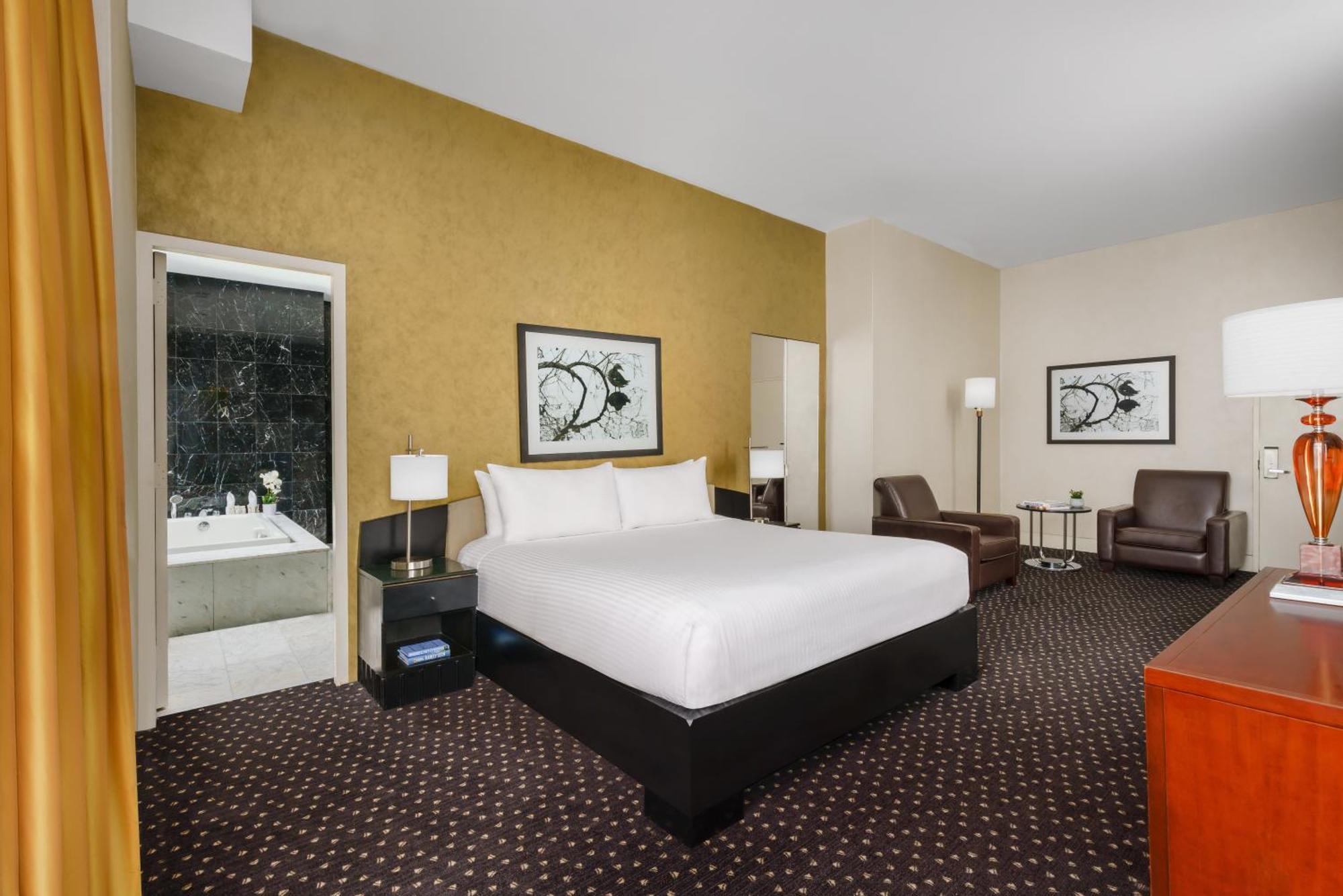 One-Bedroom King Suite Time Square View