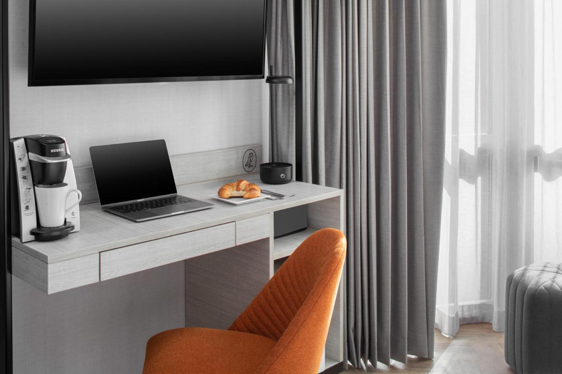 Full Bed Premium Room City View