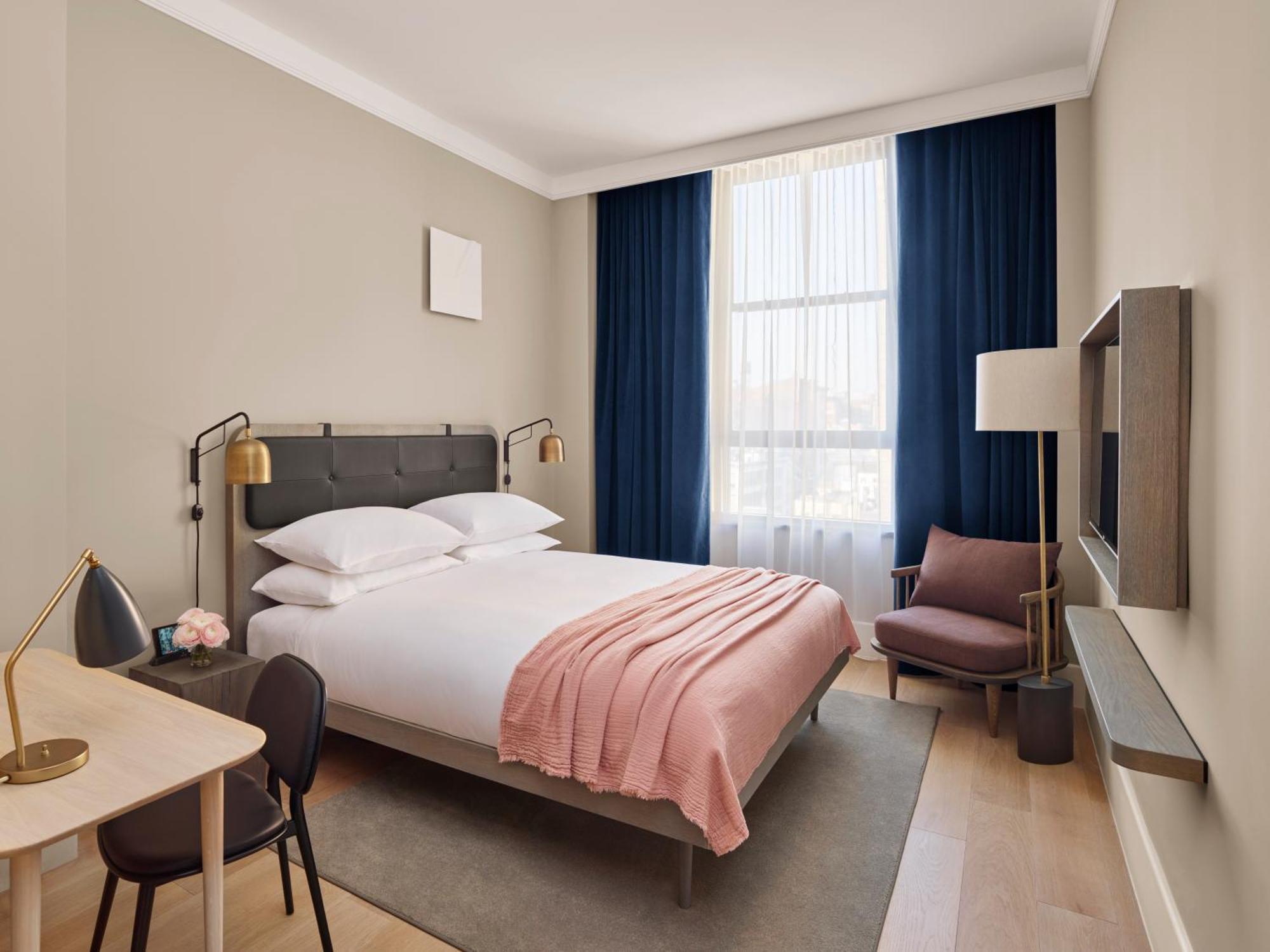 Superior King Room,1214322160:JPEG