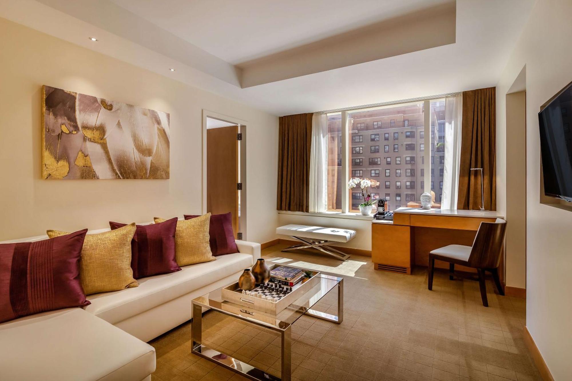 Deluxe Suite
