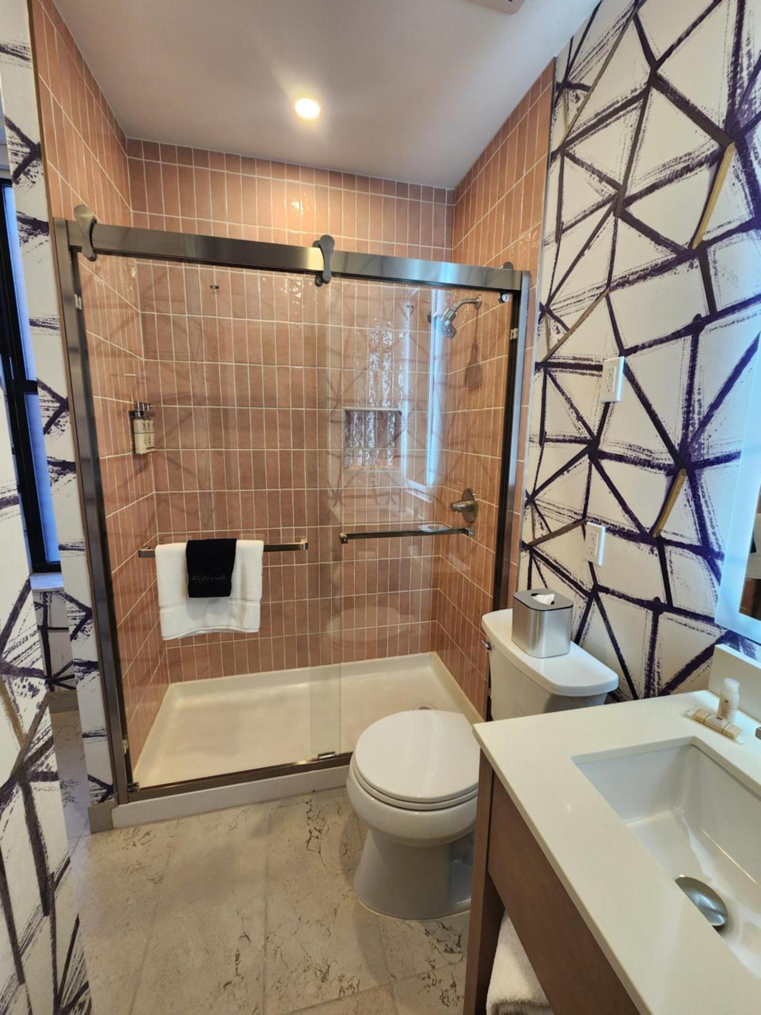 Deluxe King Room City View
