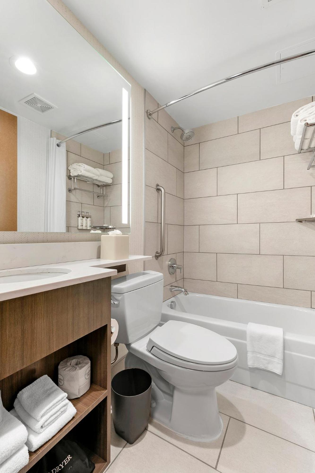 Standard Double Room Two Double Beds City View Communications Accessible