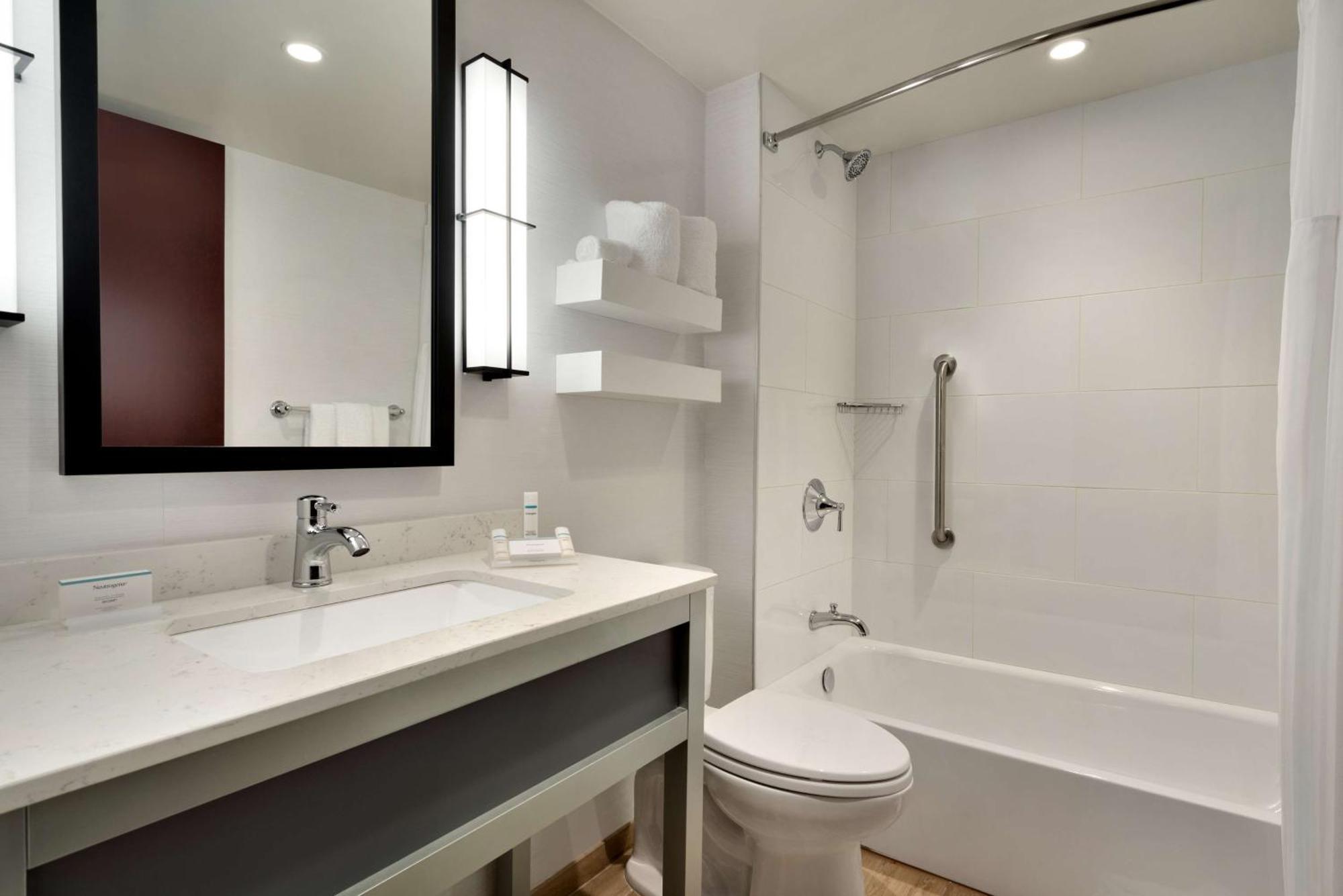 King Room Roll Shower Mobility or Hearing Accessible,1551381907:JPEG