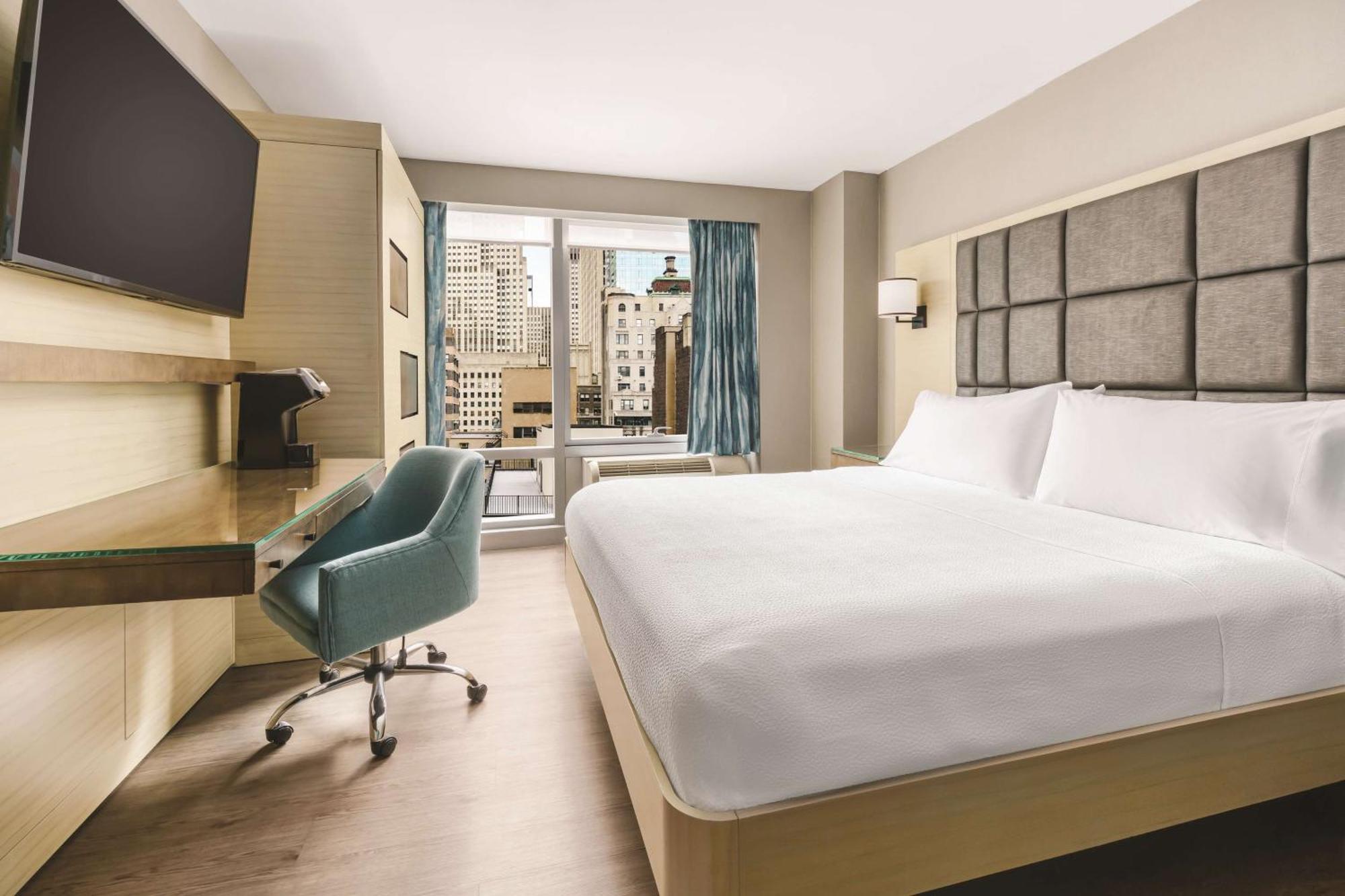 King Room,1387084664:JPEG