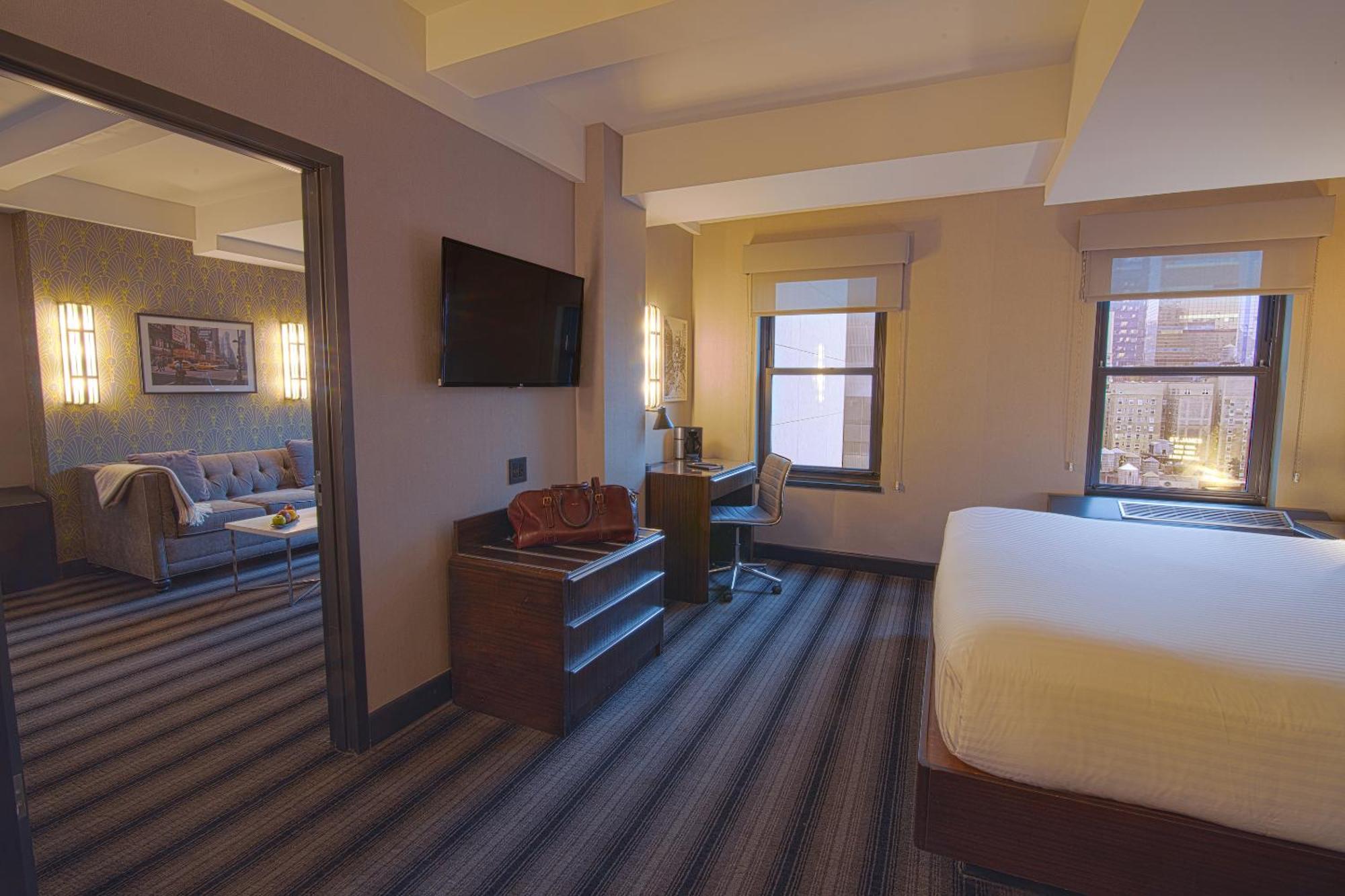 Signature Suite 1 King Bed,1429919476:JPEG