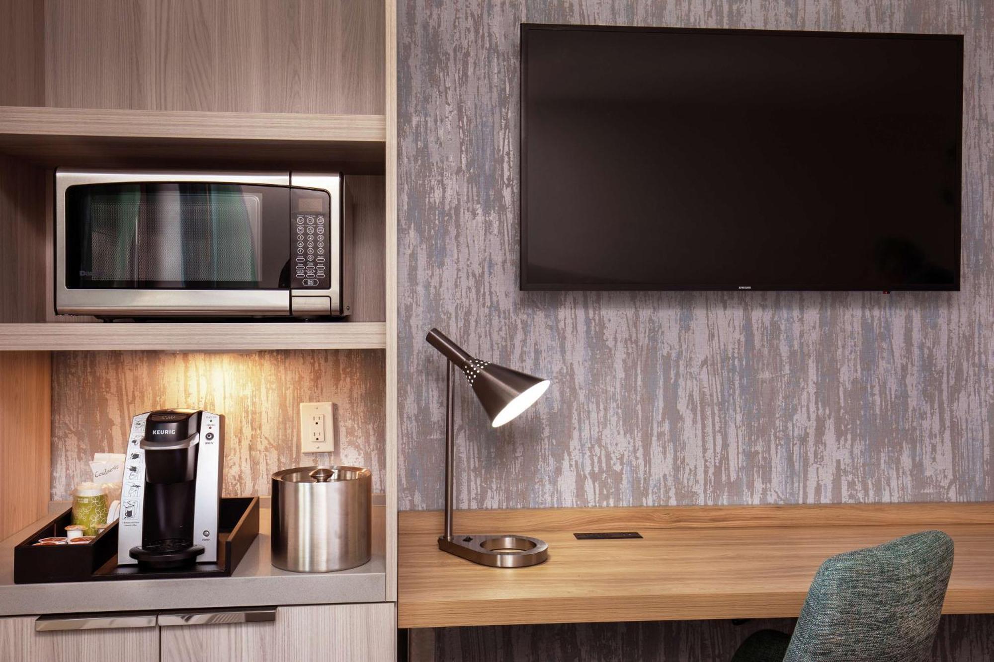 King Room,1557456154:JPEG