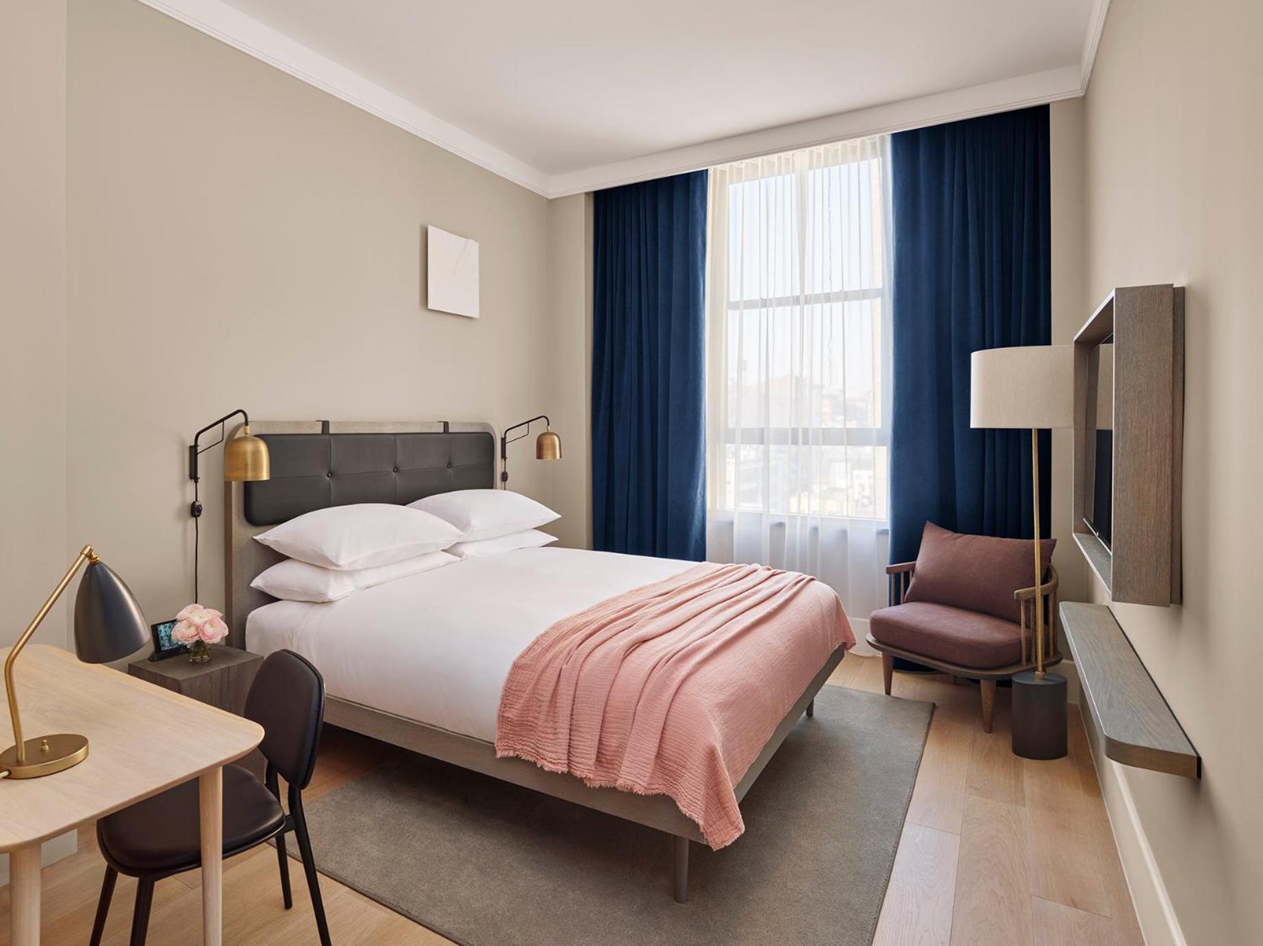 Queen Room,1214322160:JPEG