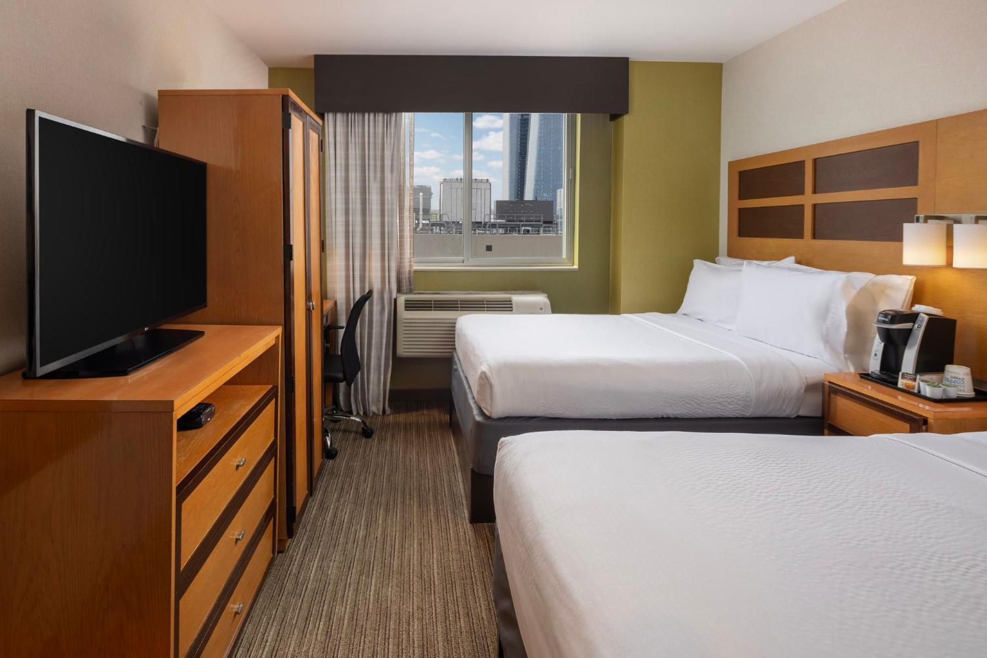 Double Room Two Double Beds High Floor
