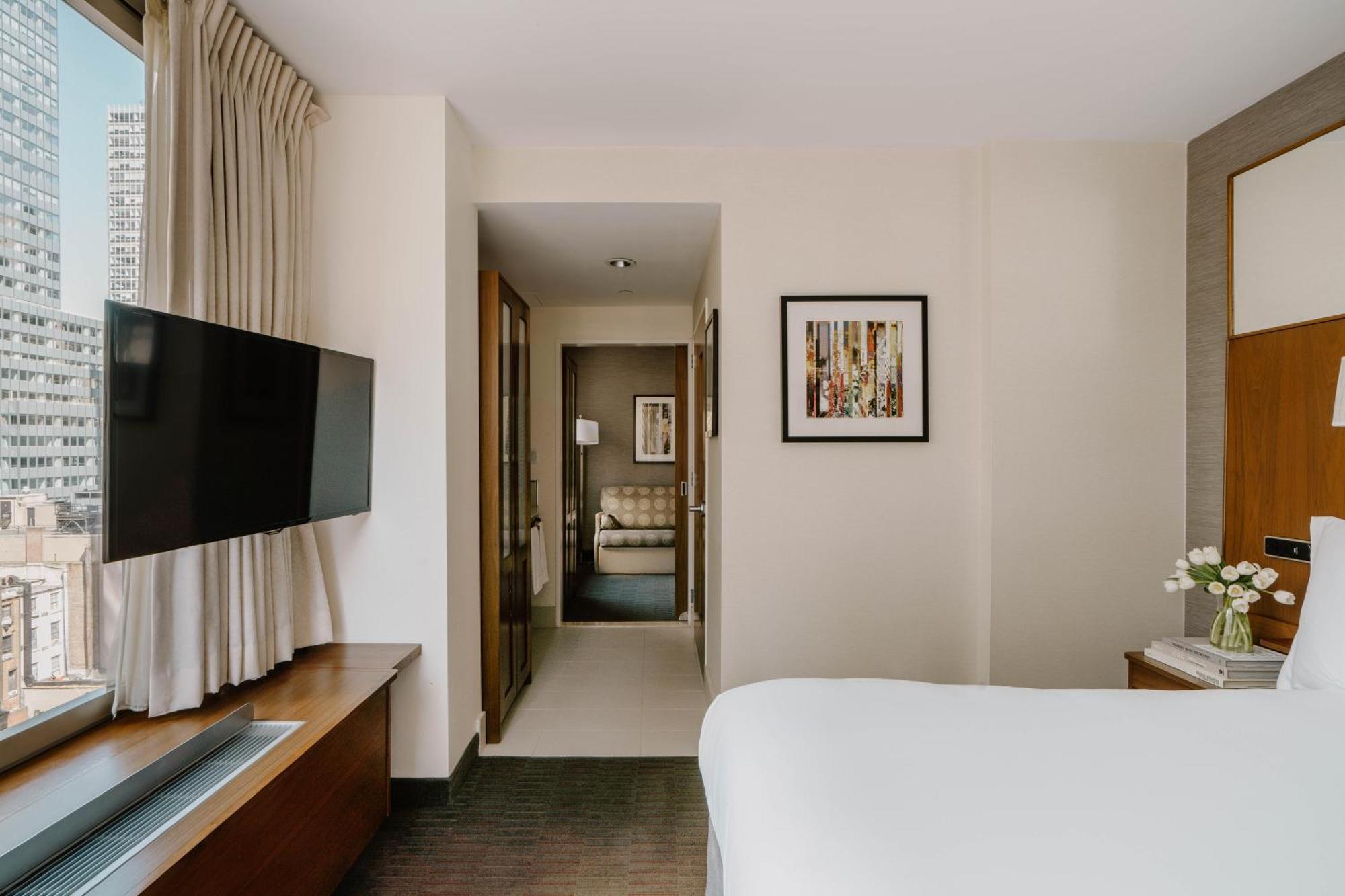 One-Bedroom Suite Kitchenette