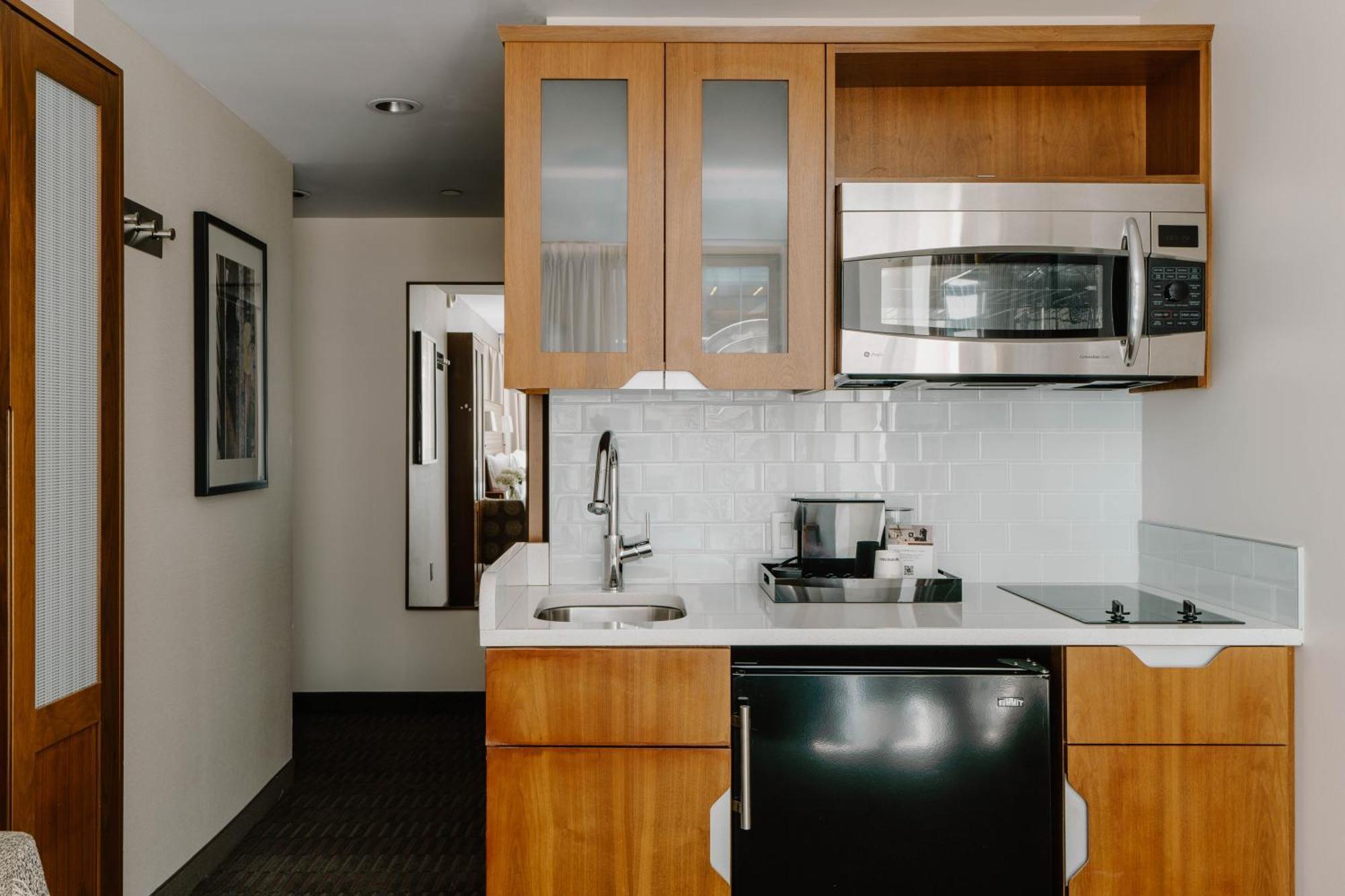 One-Bedroom Suite Kitchenette