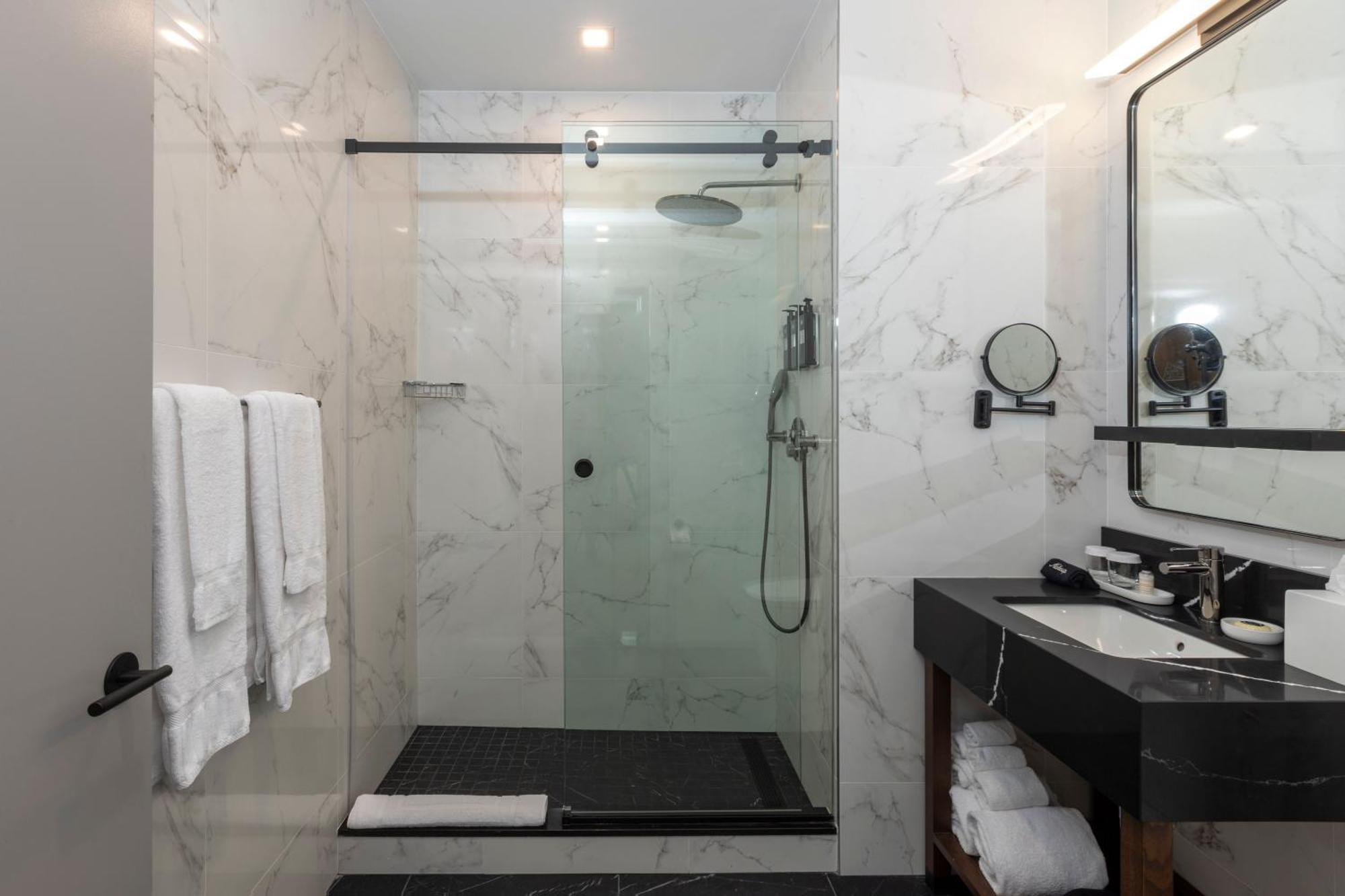 Deluxe Two Full Terrace