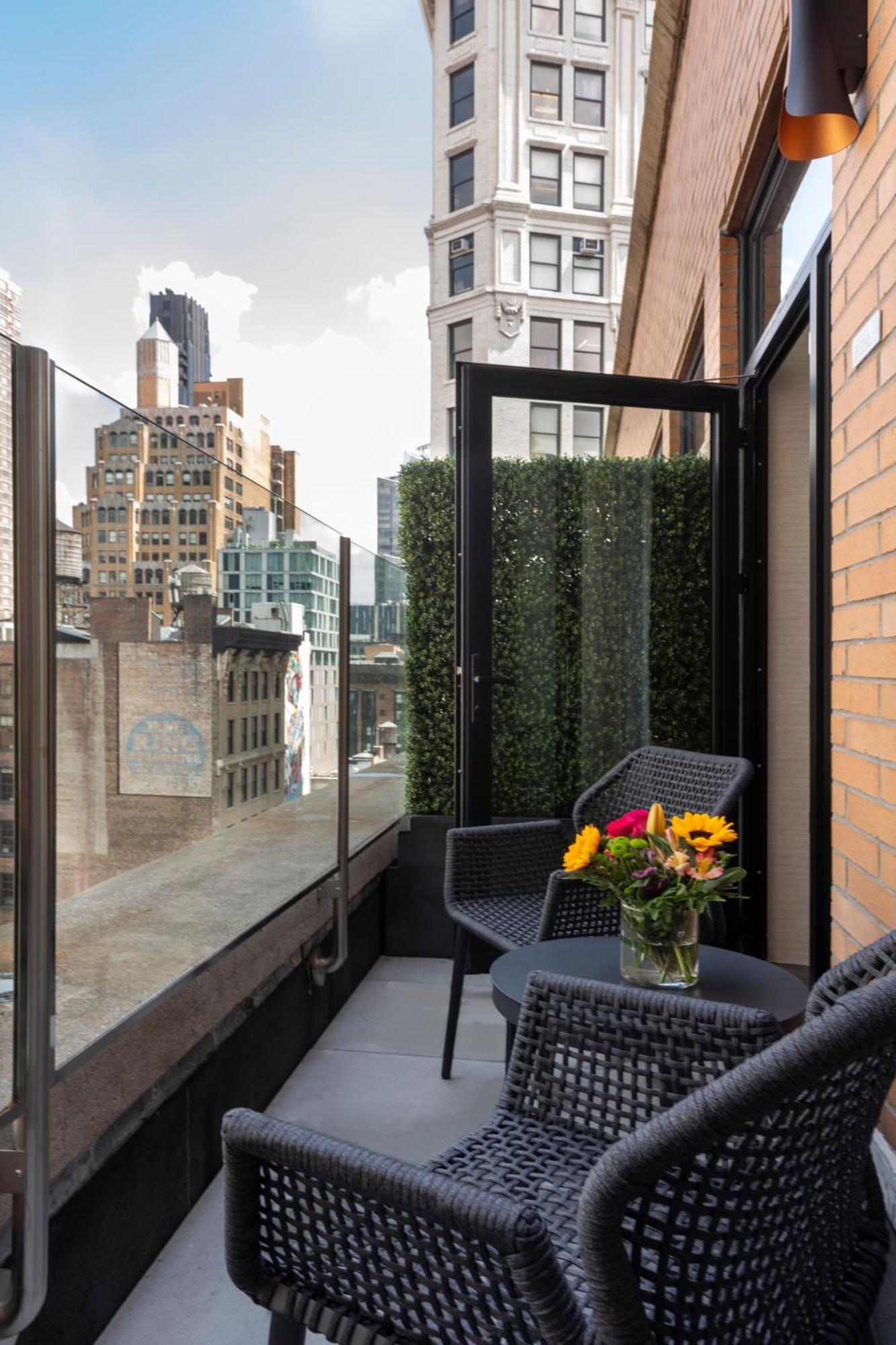 Deluxe Two Full Terrace
