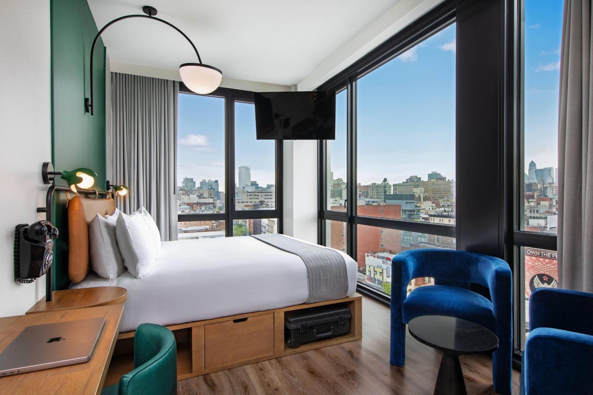 Larger King Room Landmark View
