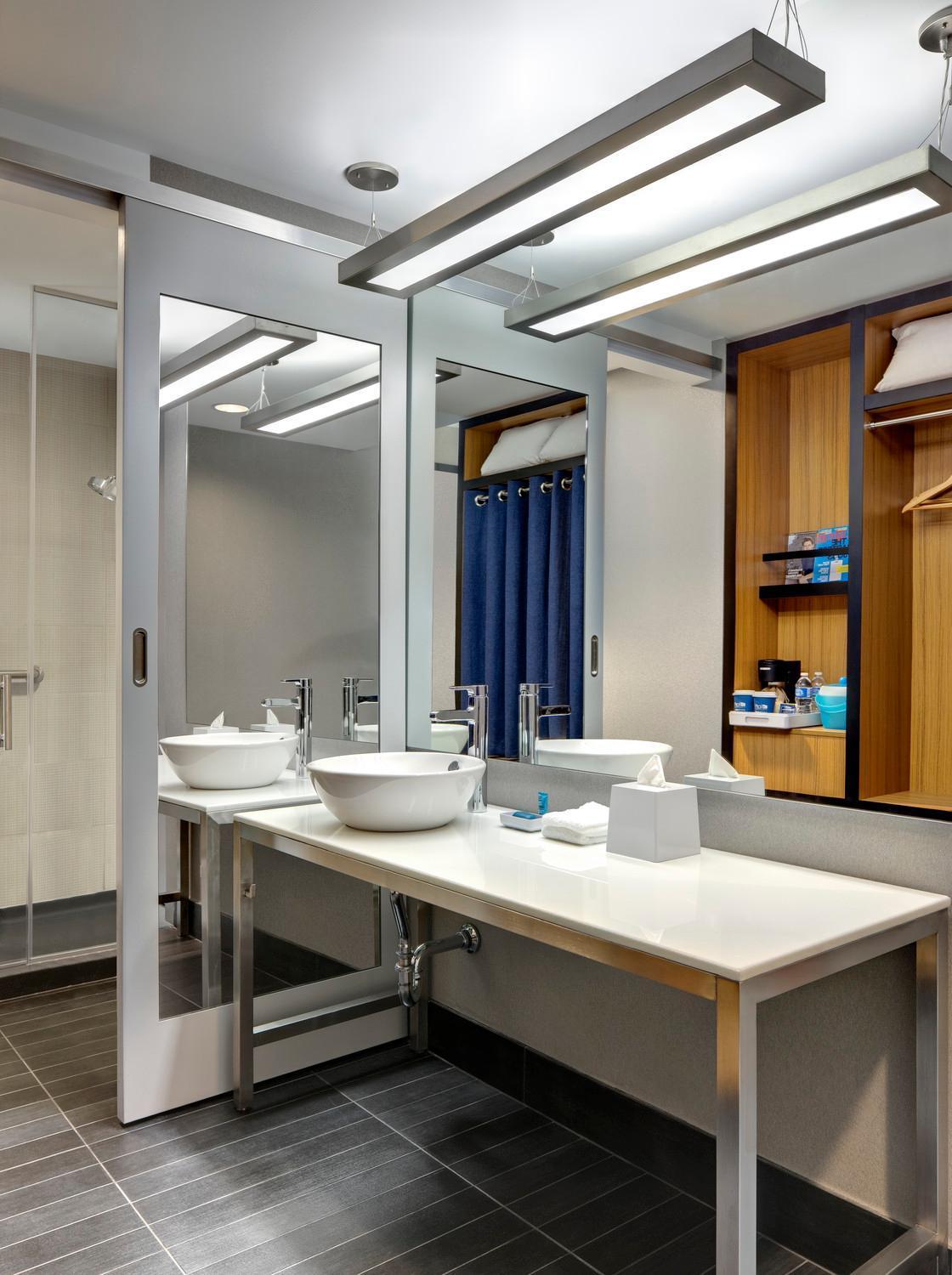 King Room Mobility Hearing Accessible Roll Shower,1672574611:JPEG