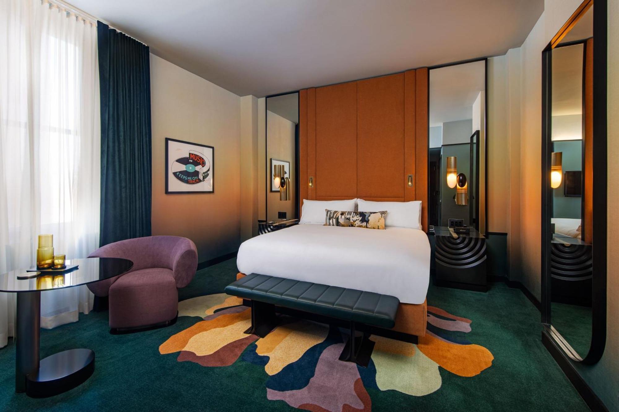 Deluxe King Room