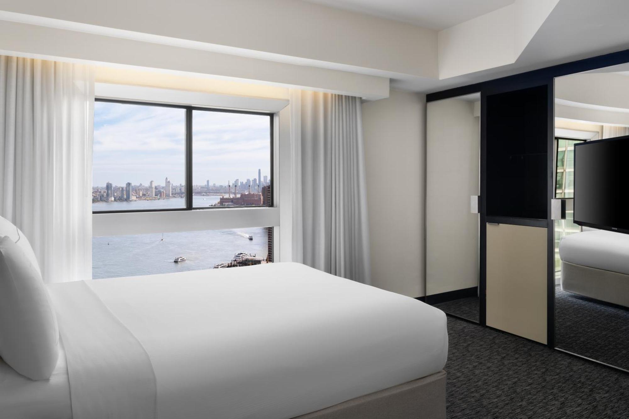 Duplex One-Bedroom Queen Suite