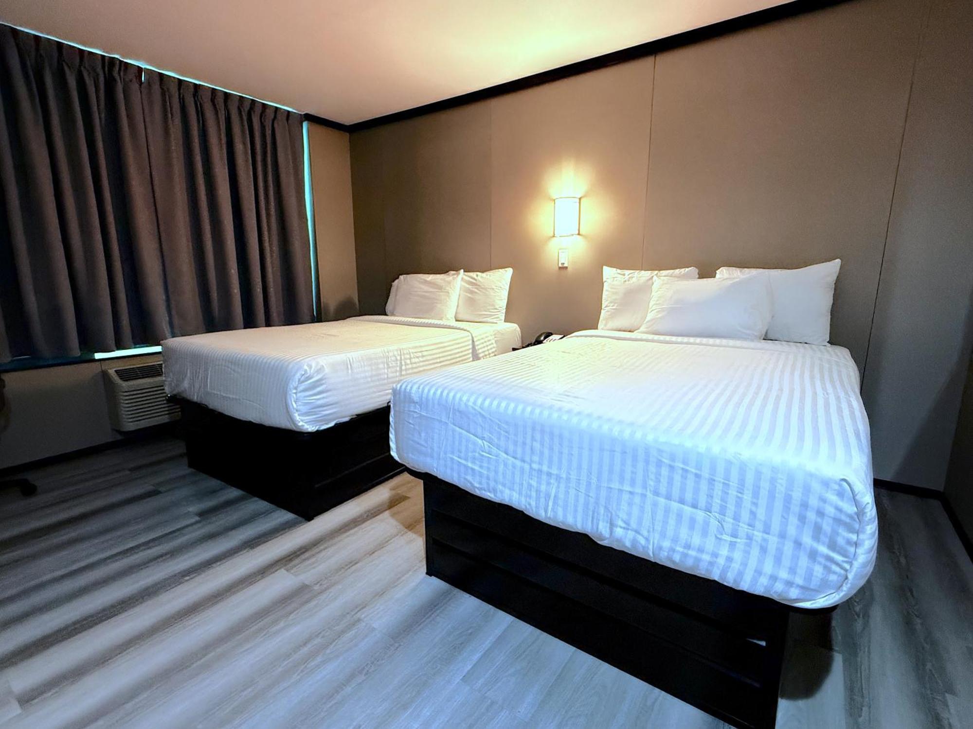Double Room Two Double Beds Non-Smoking