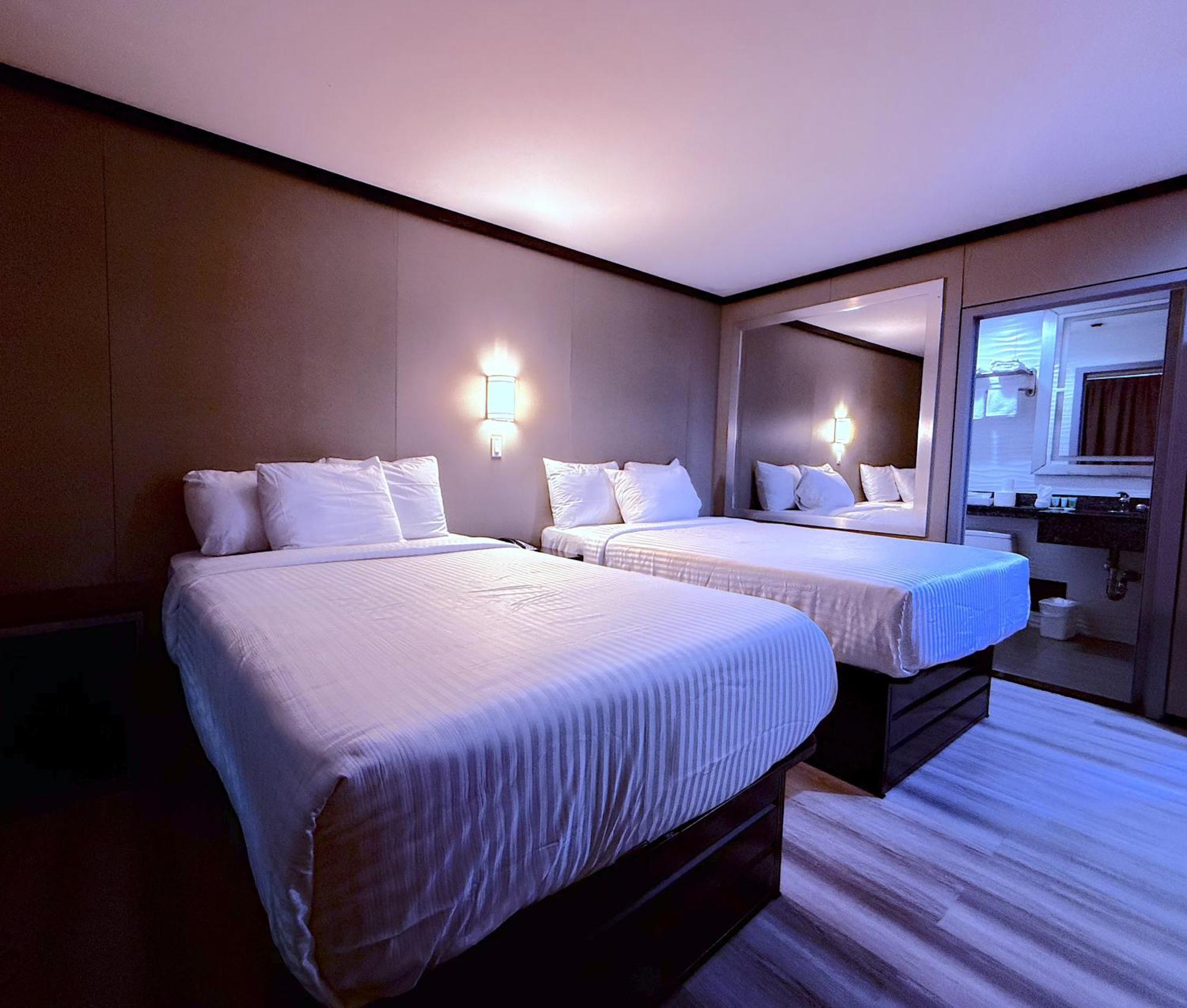 Double Room Two Double Beds Non-Smoking