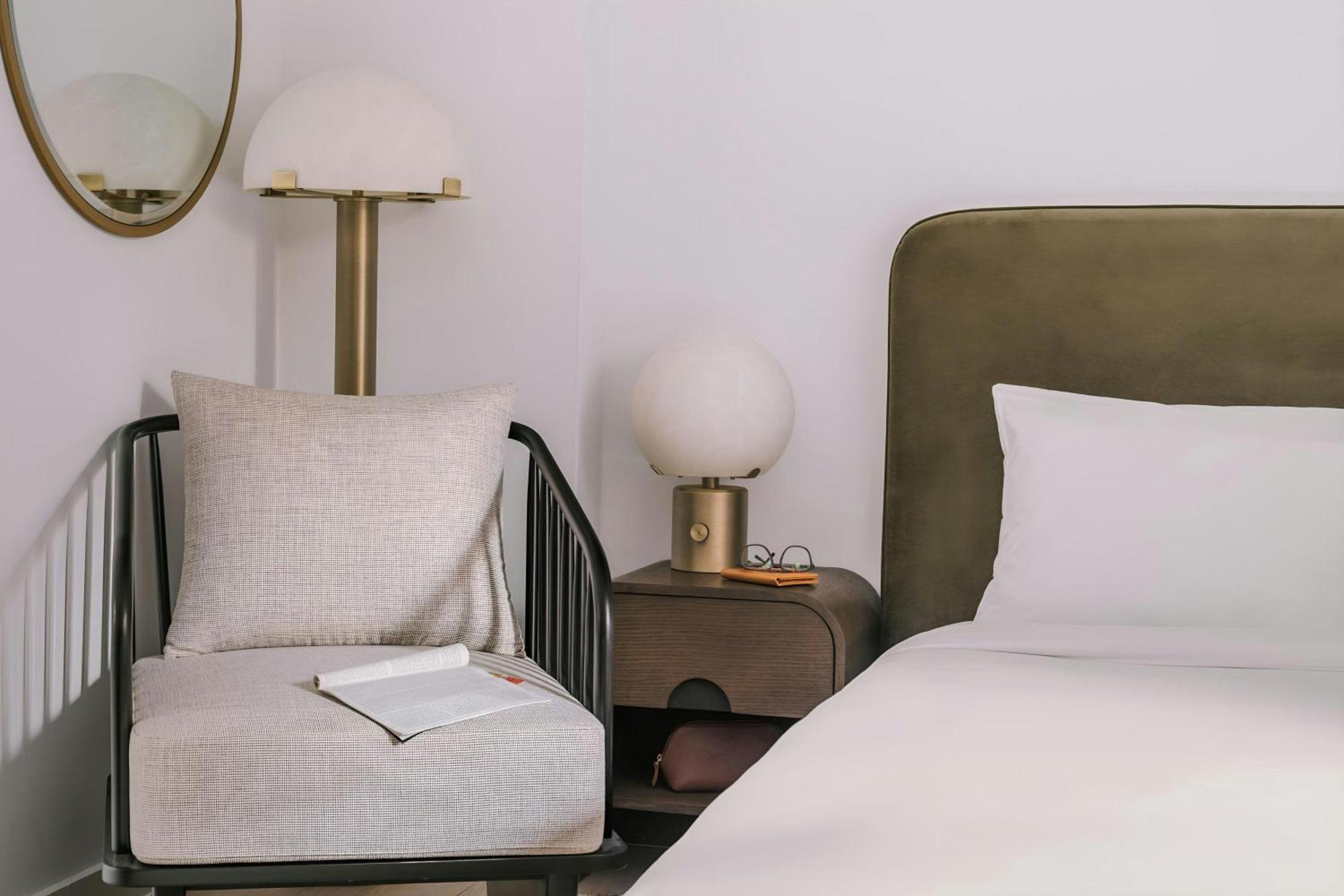 Studio Apartment with Queen Bed