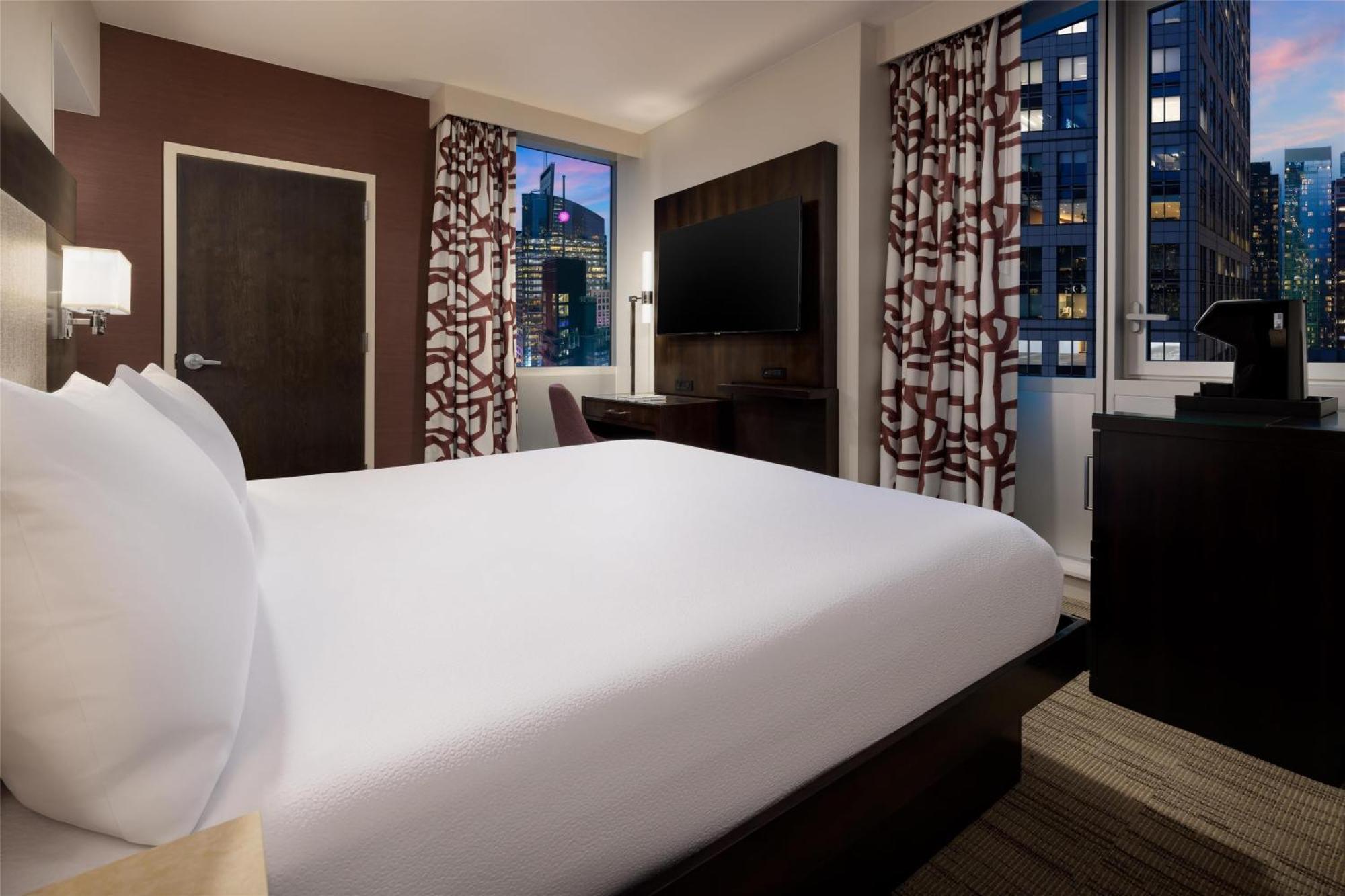 King Corner Room Times Square View