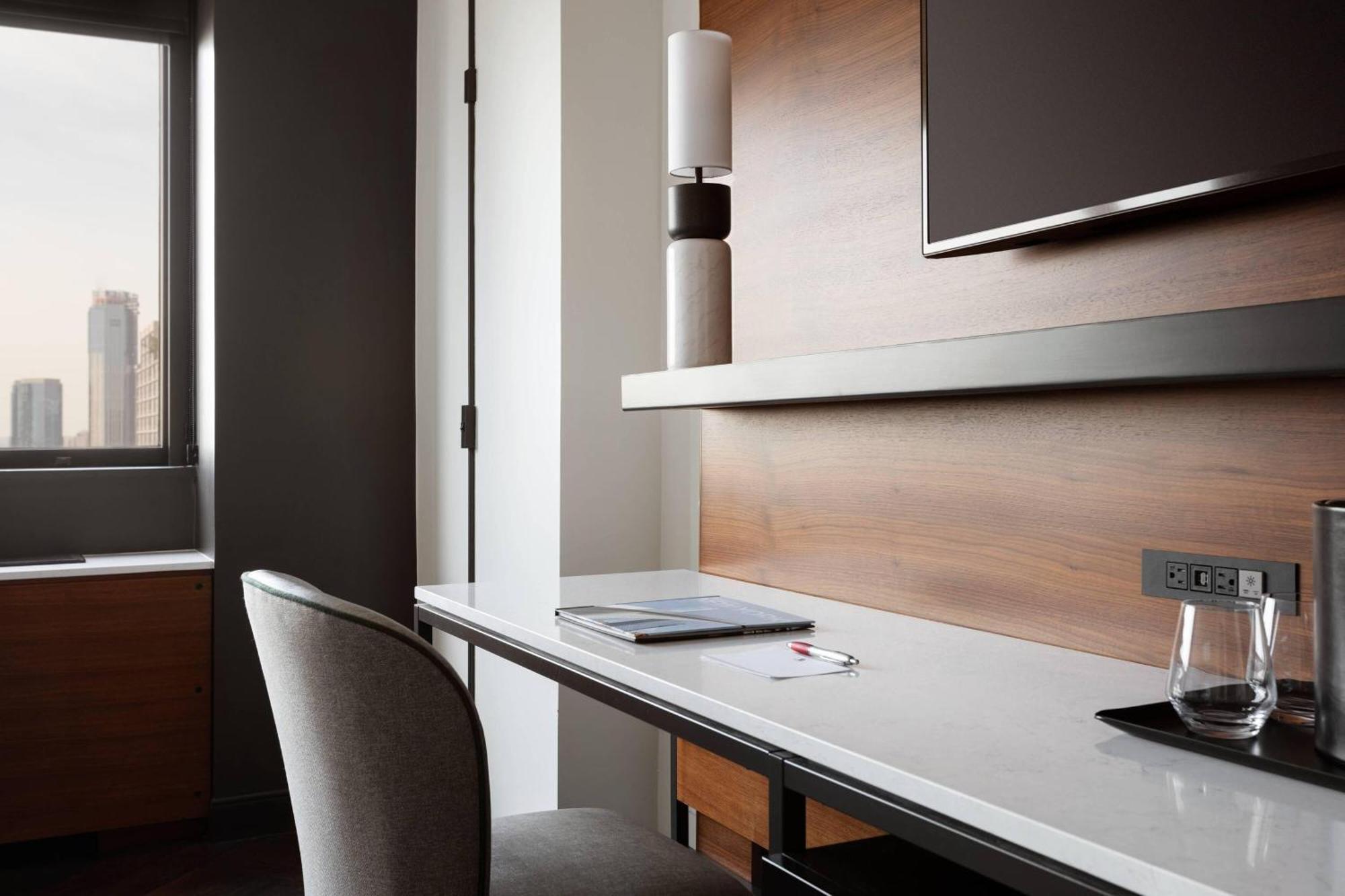 Deluxe King Room Harbor View Hearing Accessible