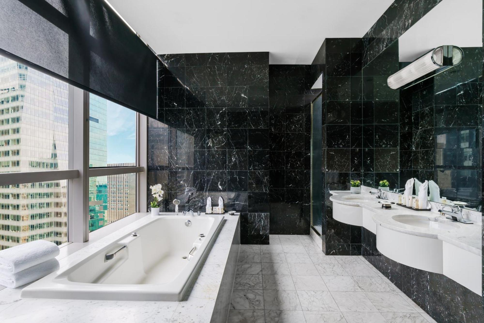 One-Bedroom King Suite