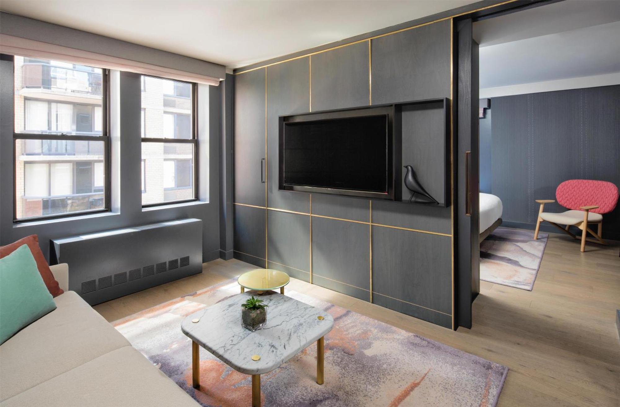 One-Bedroom King Suite