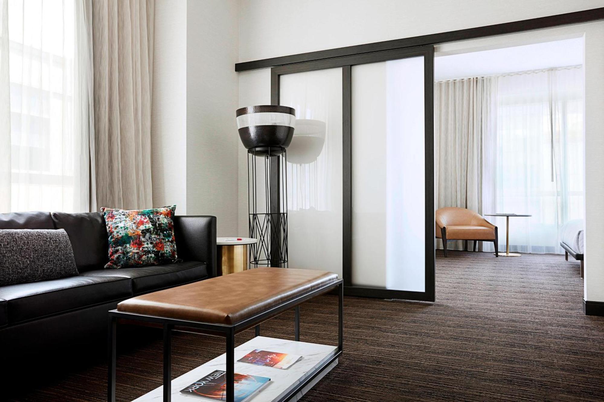 One-Bedroom King Suite