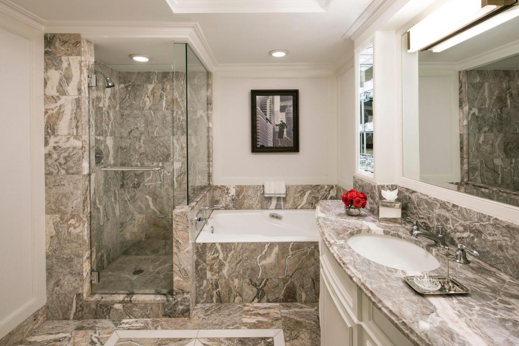 King Room Avenue View Adapted Tub Mobility Accessible