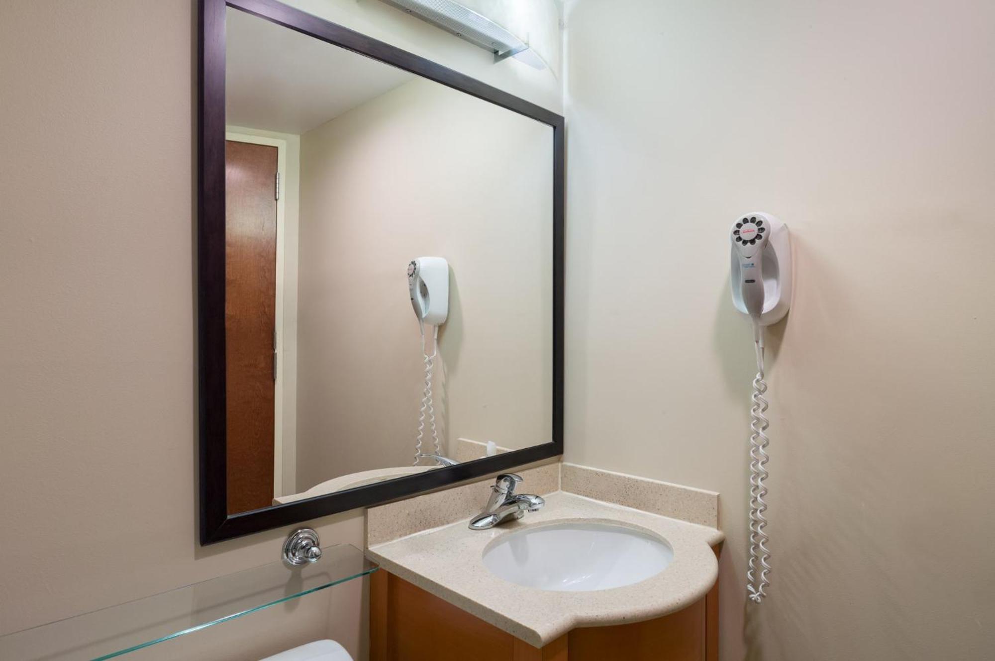 Studio Queen Suite City View