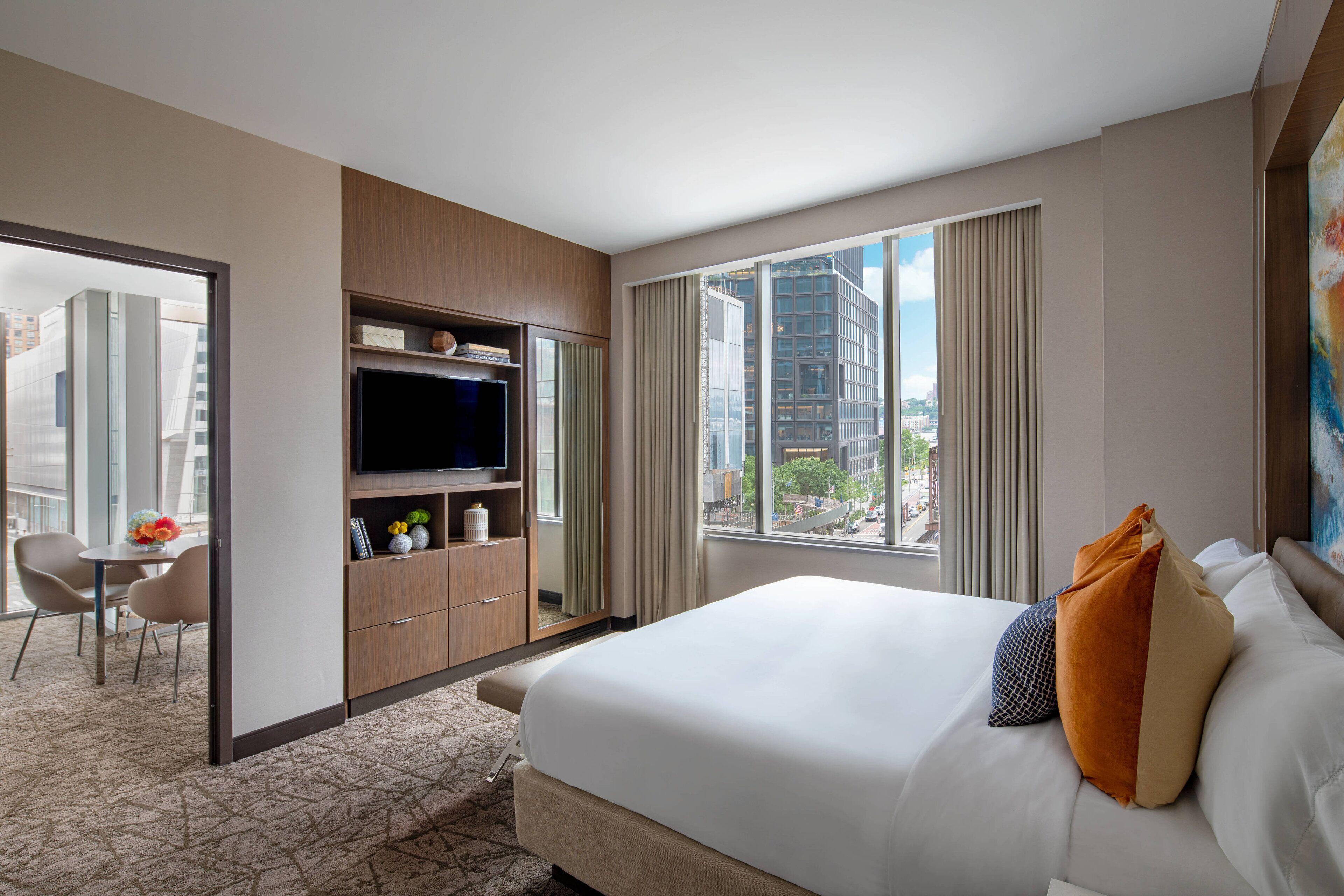 One-Bedroom King Suite City View Sofa Bed High Floor