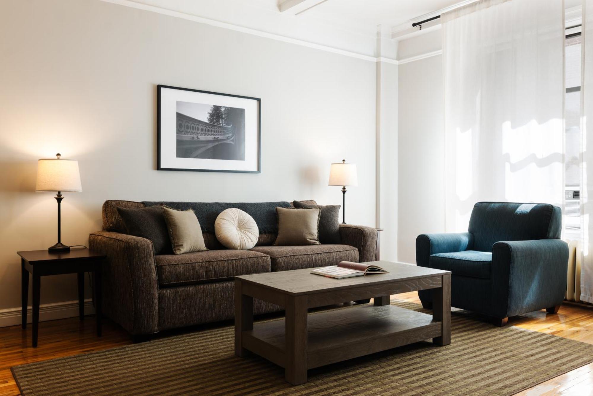 The One-Bedroom Queen Apartment