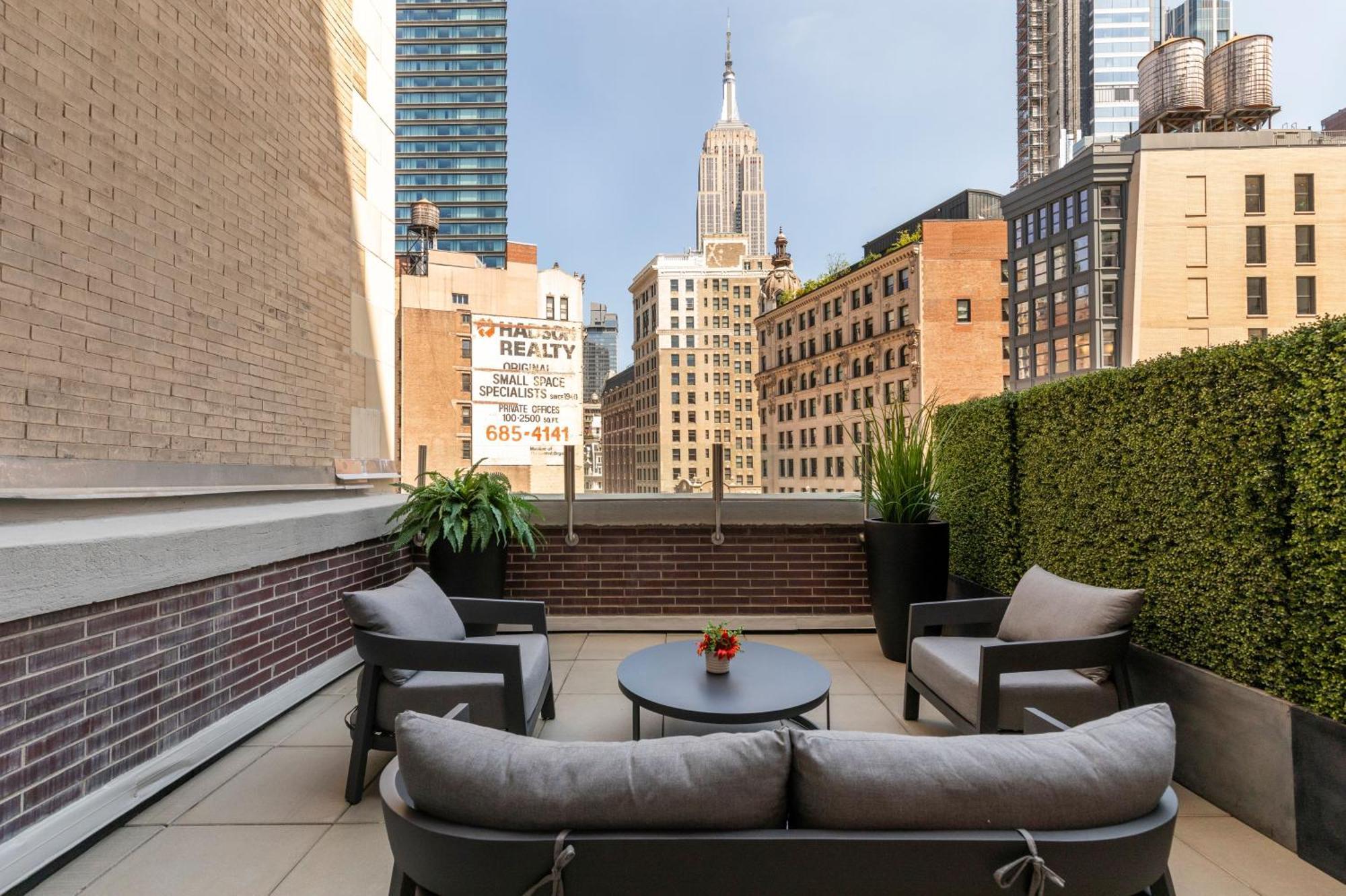 Deluxe Two Full Terrace