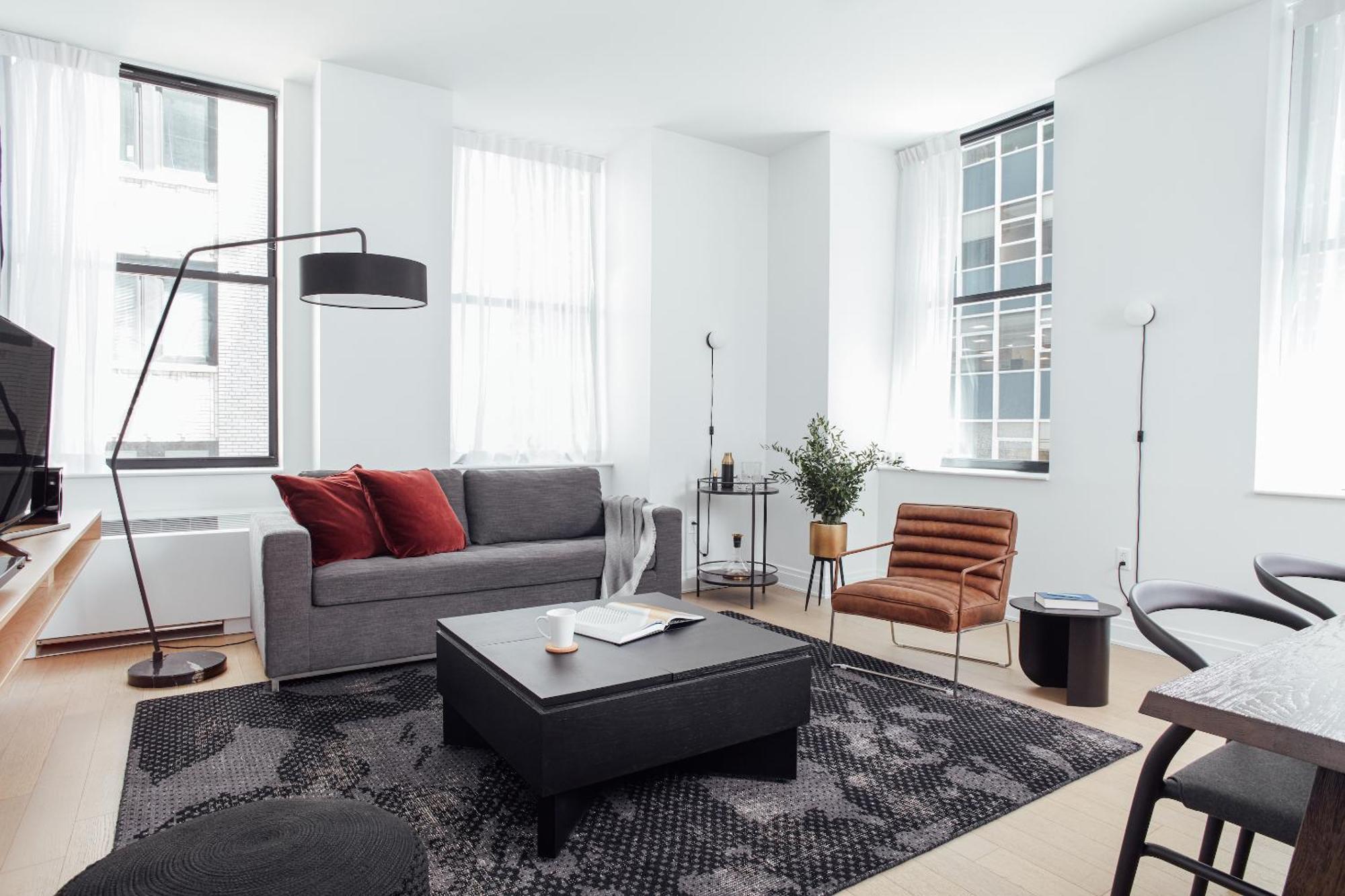 Two Bedroom King Queen 24 or 7 Front Desk