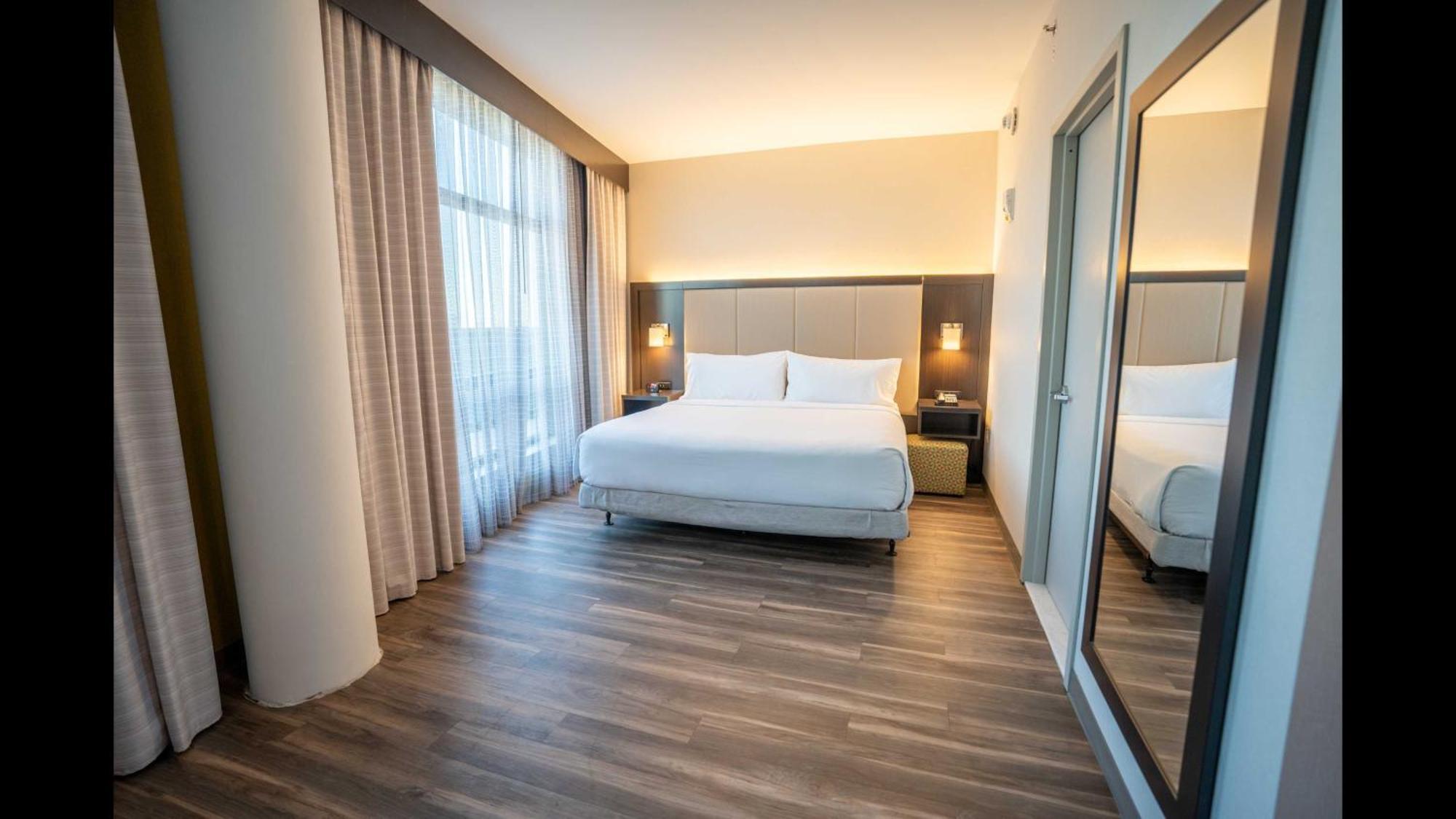 Standard King Room
