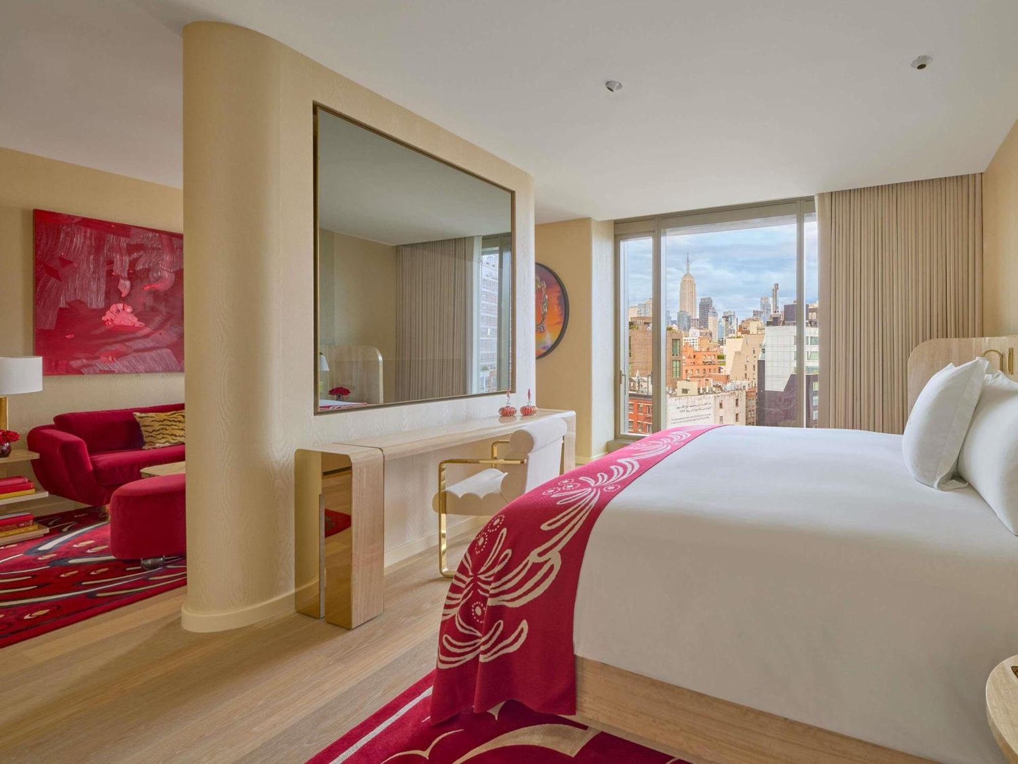High Line Junior Suite with Roll-In Shower - Mobility Accessible