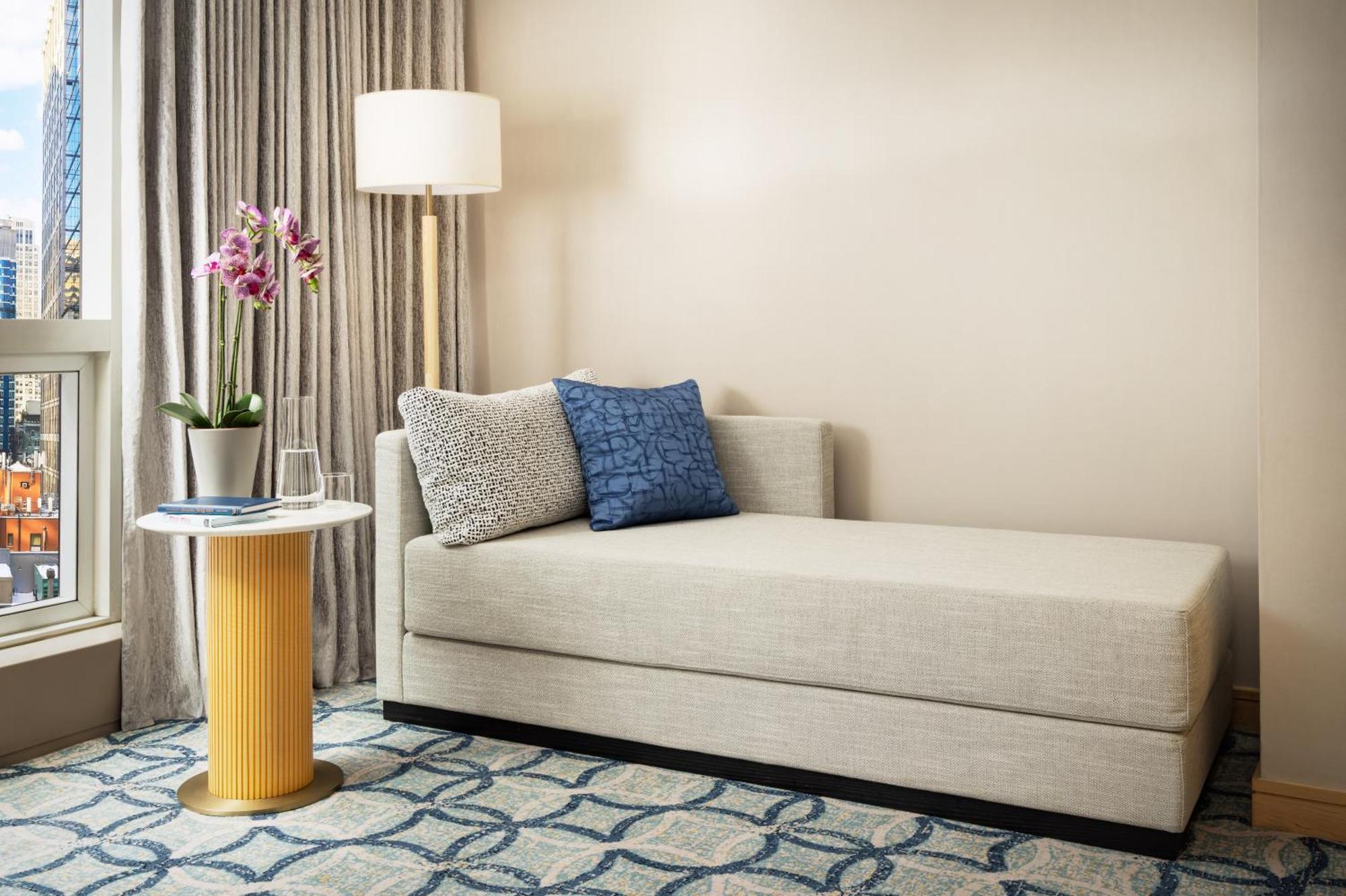 Executive King High Floor Fully Renovated