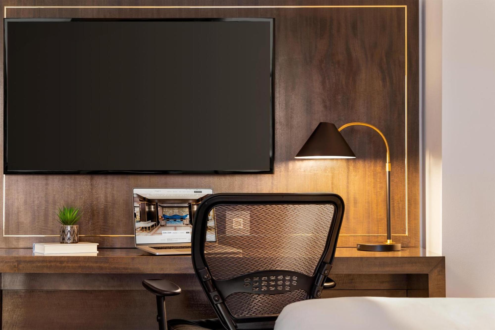 Queen Suite