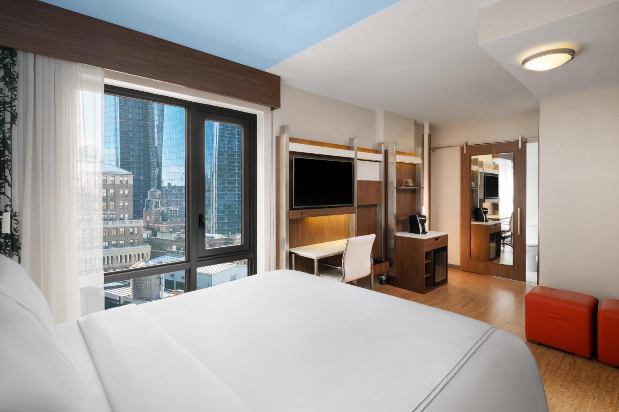 Premium King Room City View