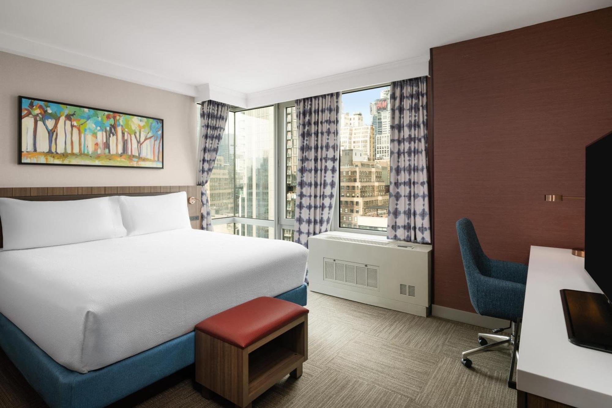 King Corner Room City View