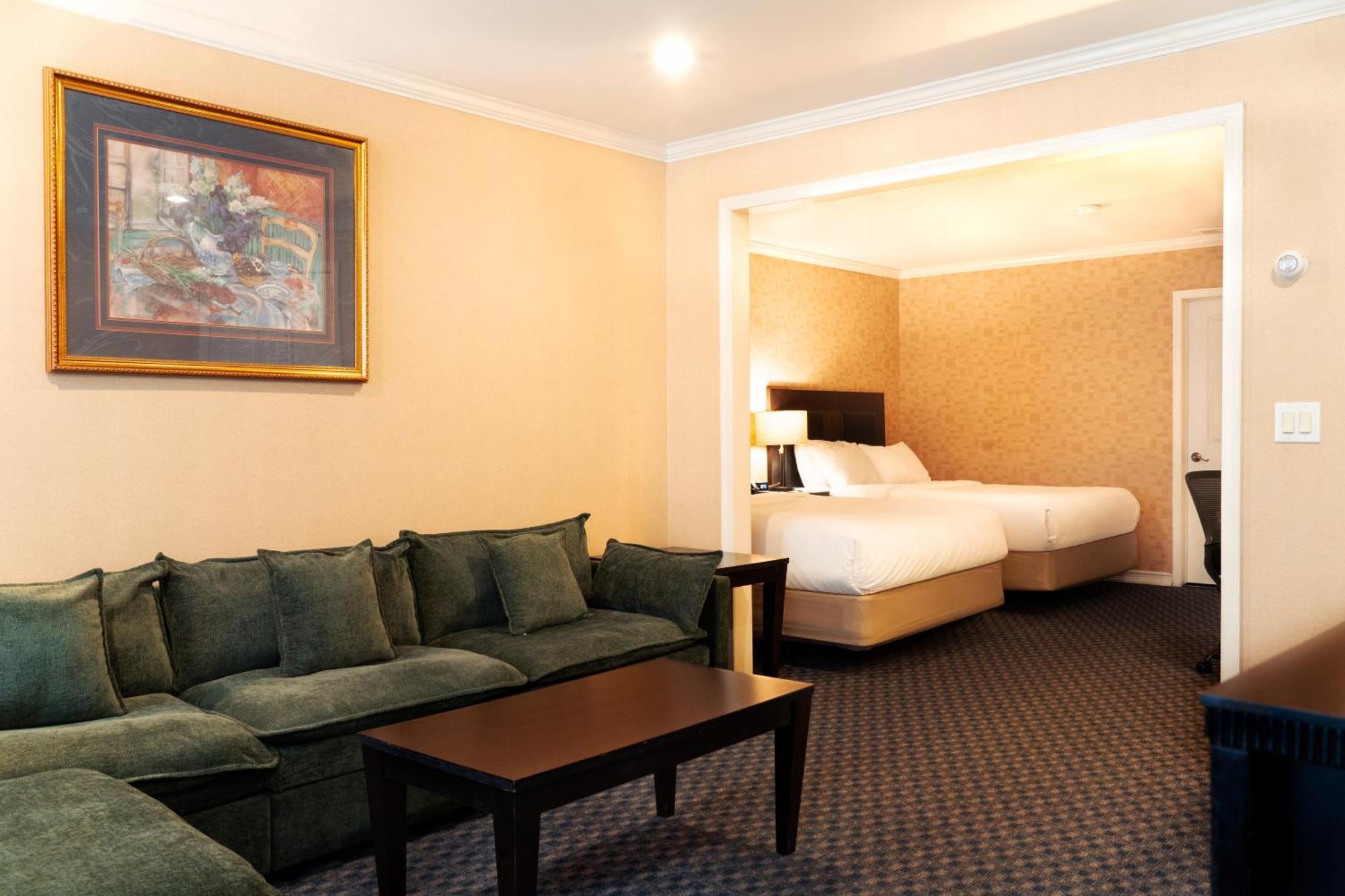 Queen Room Two Queen Beds