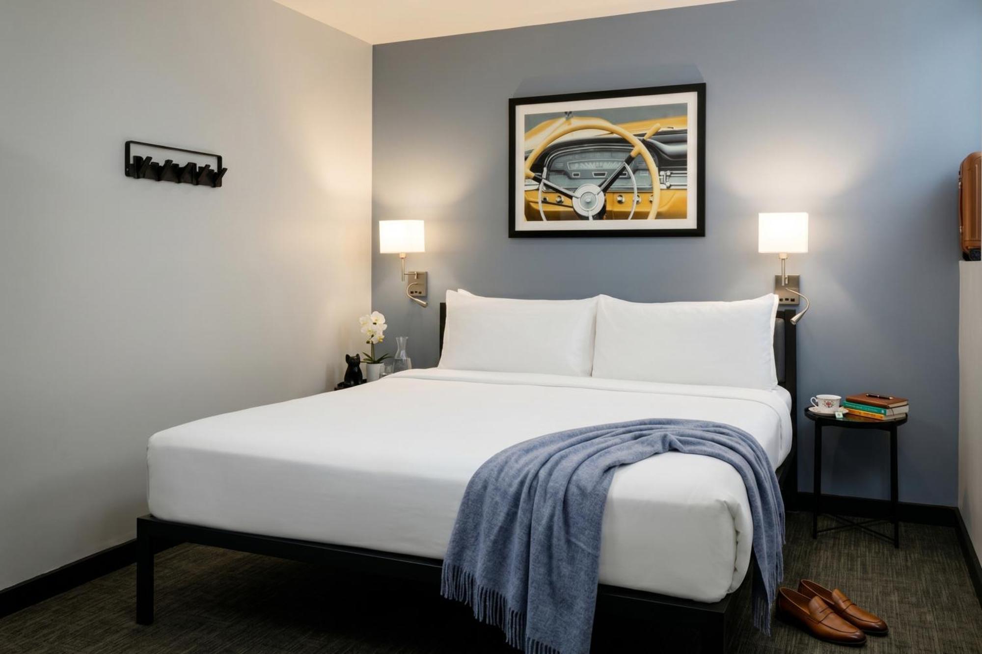 Deluxe King Bed