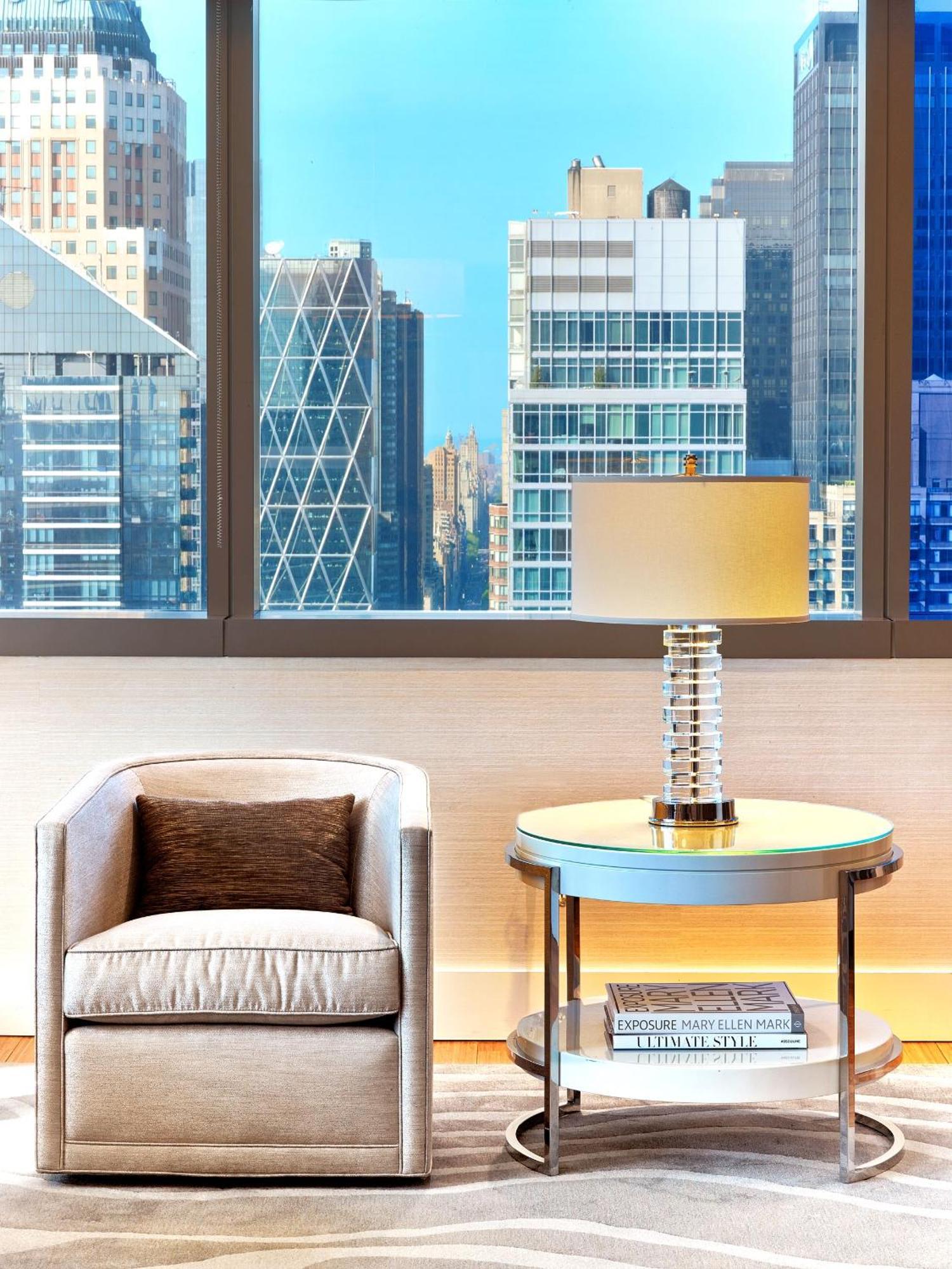 Renewal Suite 1 King Skyline view