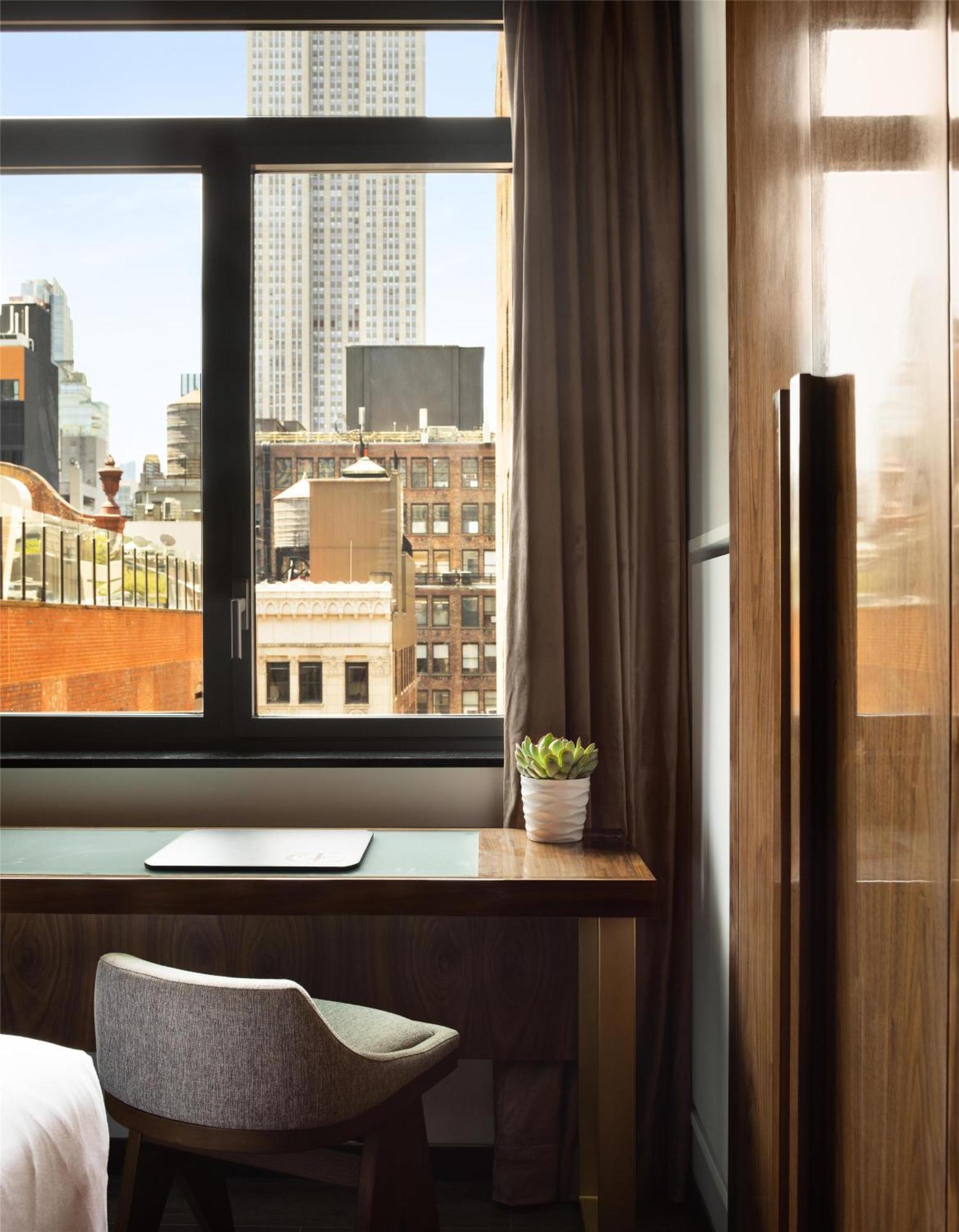 King Room Empire View