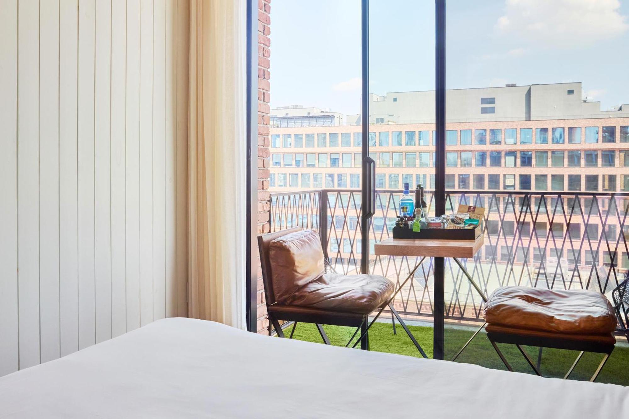 City View King Balcony